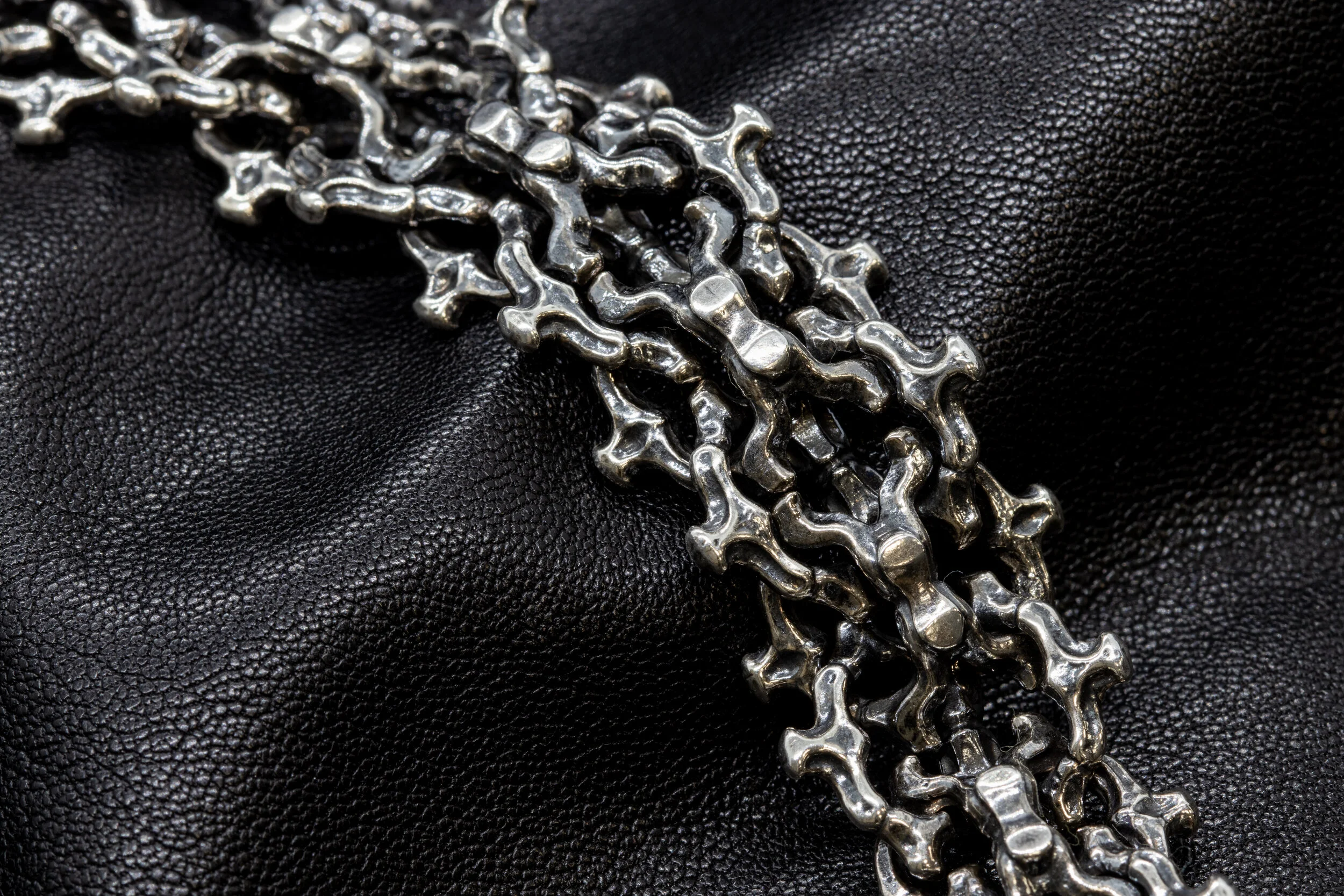 Bone Spur Chain, 2021, Sterling Silver