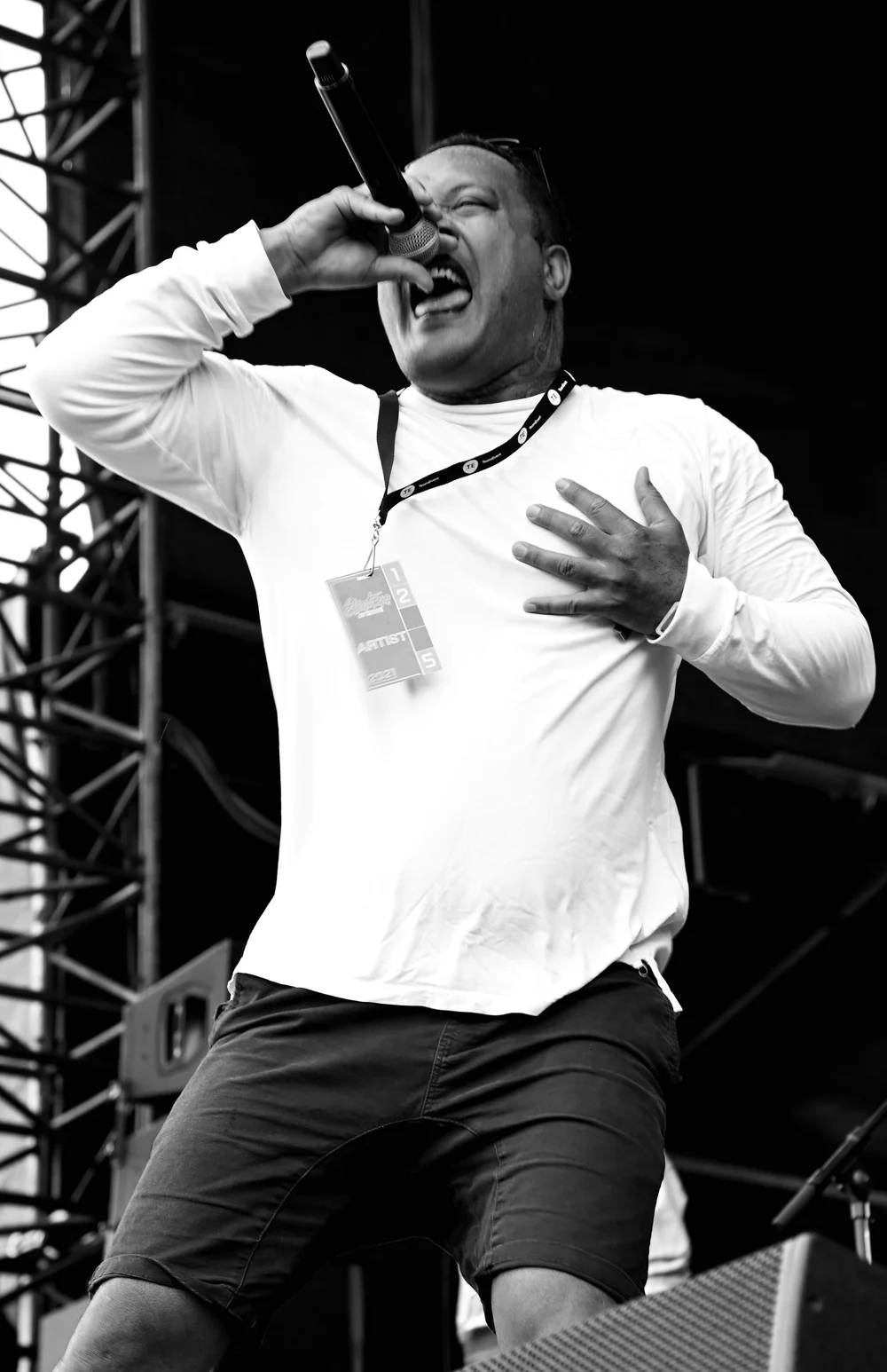 Live performance photograph by Gill Slaughter