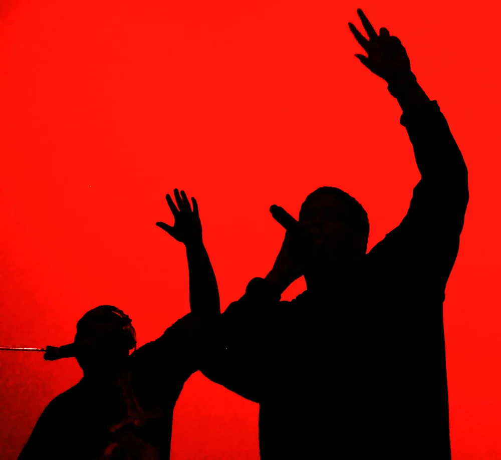 Live performance photograph by Gill Slaughter