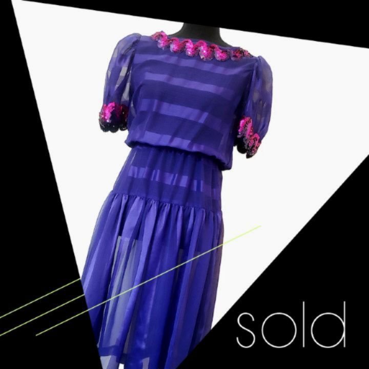 This funky gal went off to her new home! (The dress, not me). Much love to you Kokonuts for seeing the vision in my shop. Bold and fearless, b&eacute;b&eacute; ✨️

#kokonaughty #iamkokonaughty #maximalistfashion #dopaminedressing #clowncore #wearethe