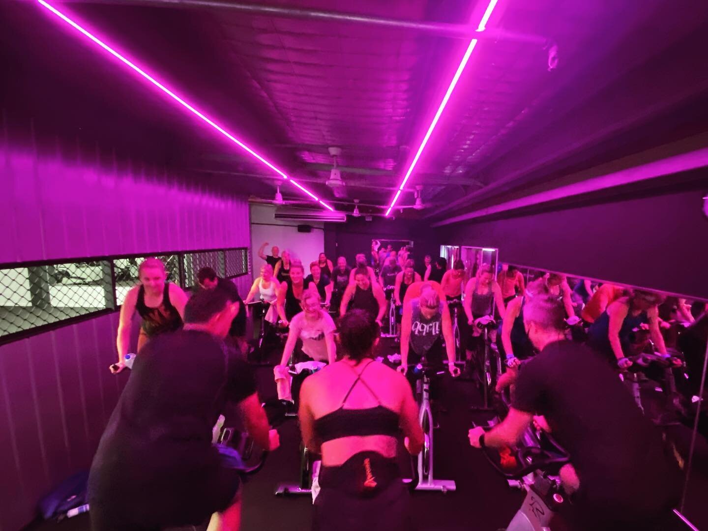 WHAT A RIDE 🤘🏼⚡️🤩
📸 9am cycle bonanza to kick us into LES MILLS New Release Week and get us pumped for FIT IN FIVE starting Monday 🙌🏼🙌🏼 #oceanblueclub #yourgyminpapamoa #joinus #also #partytime 🥳🥂