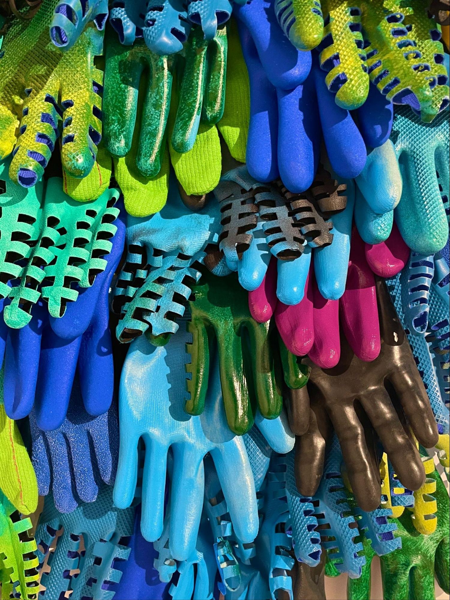 A Dishwasher’s Dream of Azure Seas