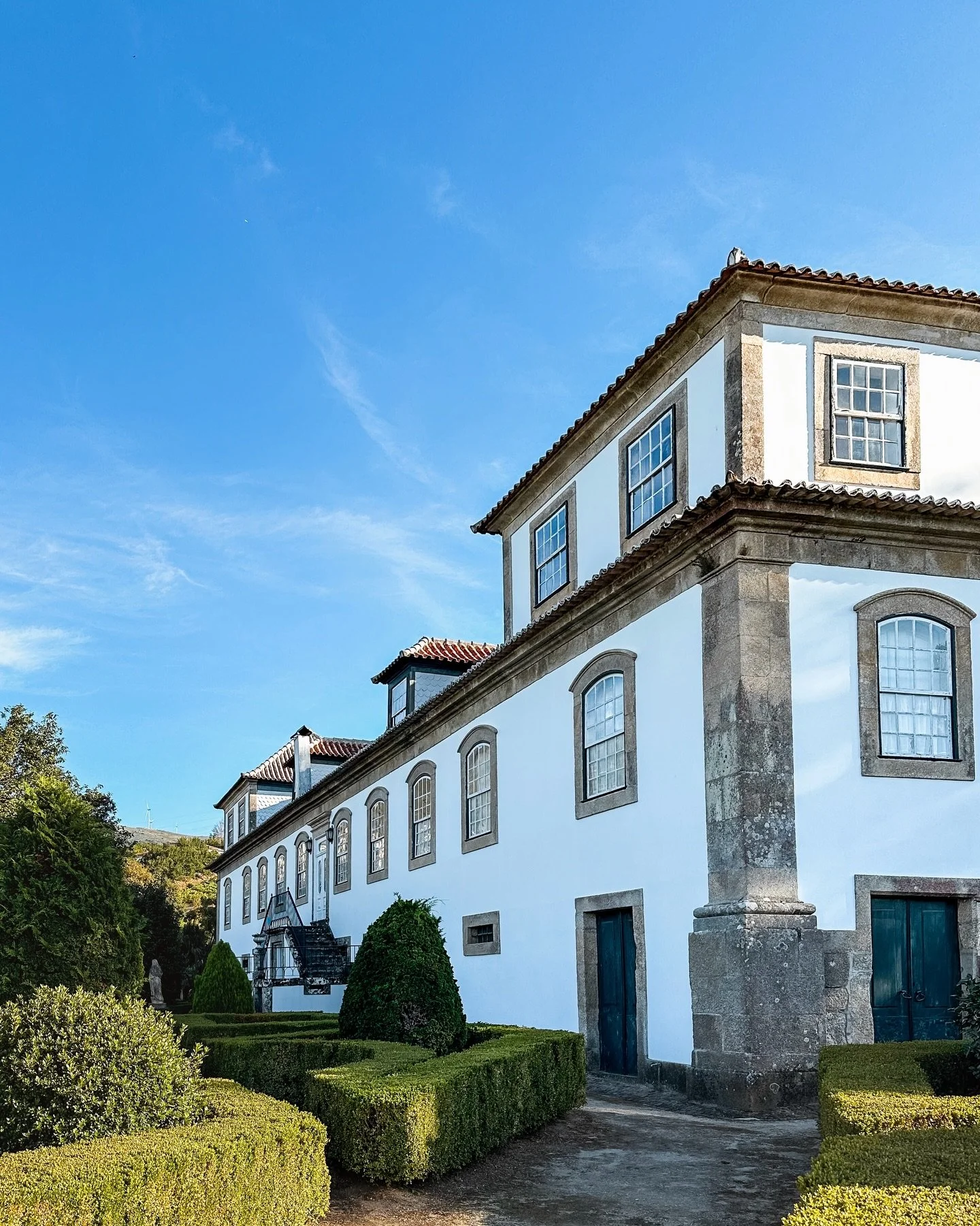 You could Google the best things to do in Portugal.

Or... you could do this:

🤴🍳 Retreat into an 18th-century aristocratic mansion for a hands-on Portuguese cooking class.

🛍️ Step behind the scenes on a cultural shopping tour through Lisbon&rsqu