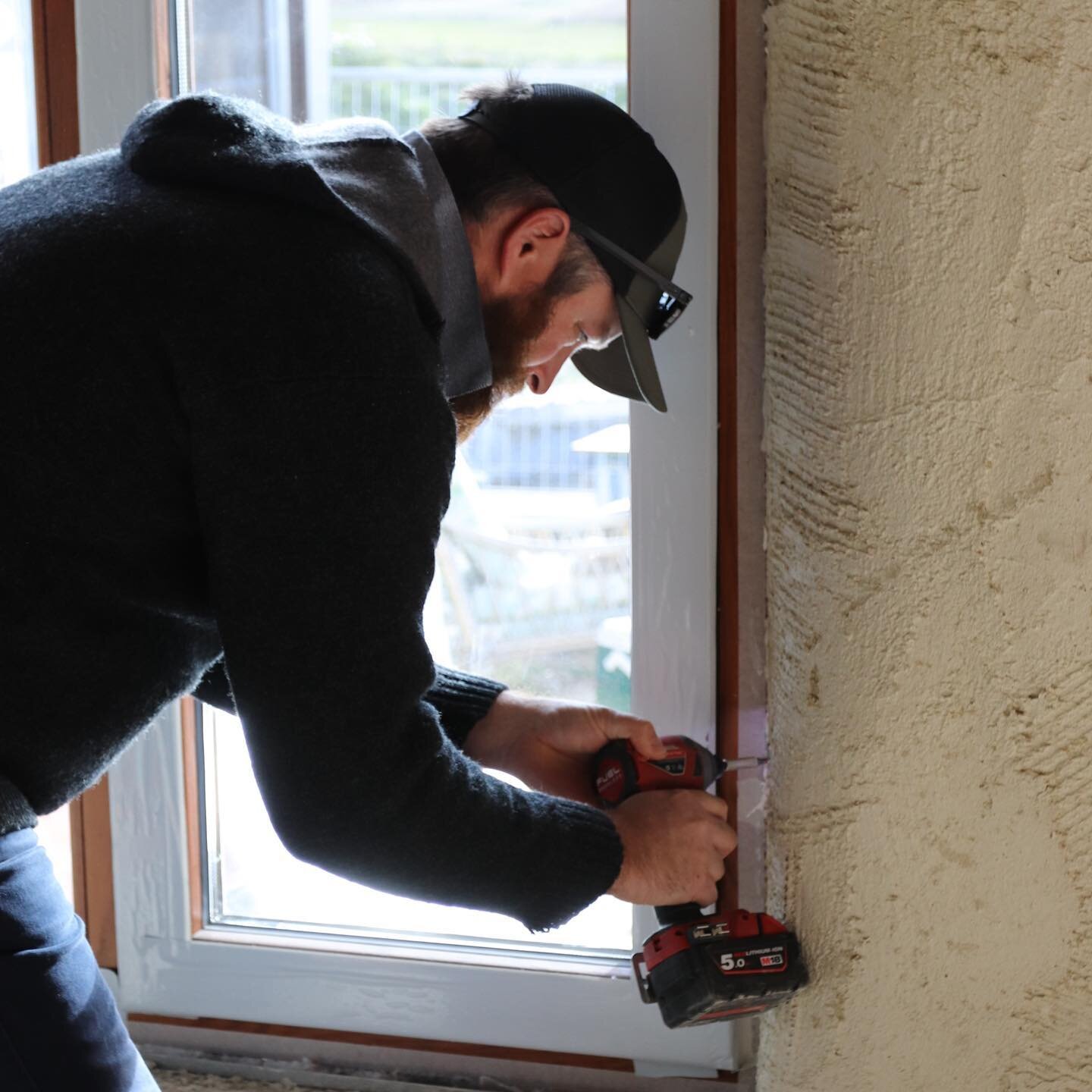 Keeping everyone on their toes, whipping out the tools on site today. 

&bull;

We don&rsquo;t let him out of the office much so this is a pretty exciting photo opportunity.

&bull;

#tomcooneybuilders #centralotago #buildnz #strawbale #craftmanship