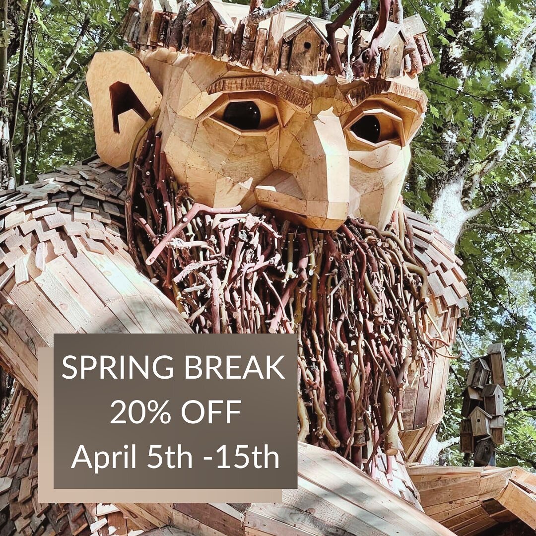 Come to beautiful Vashon Island for Spring Break. Ferry over &amp; maybe see PNW orcas on the way. Vashon&rsquo;s beaches, family friendly eateries,forests &amp; Oskar, our beloved  @thomasdambo Troll make for a magical getaway. Celebrate spring. 

F