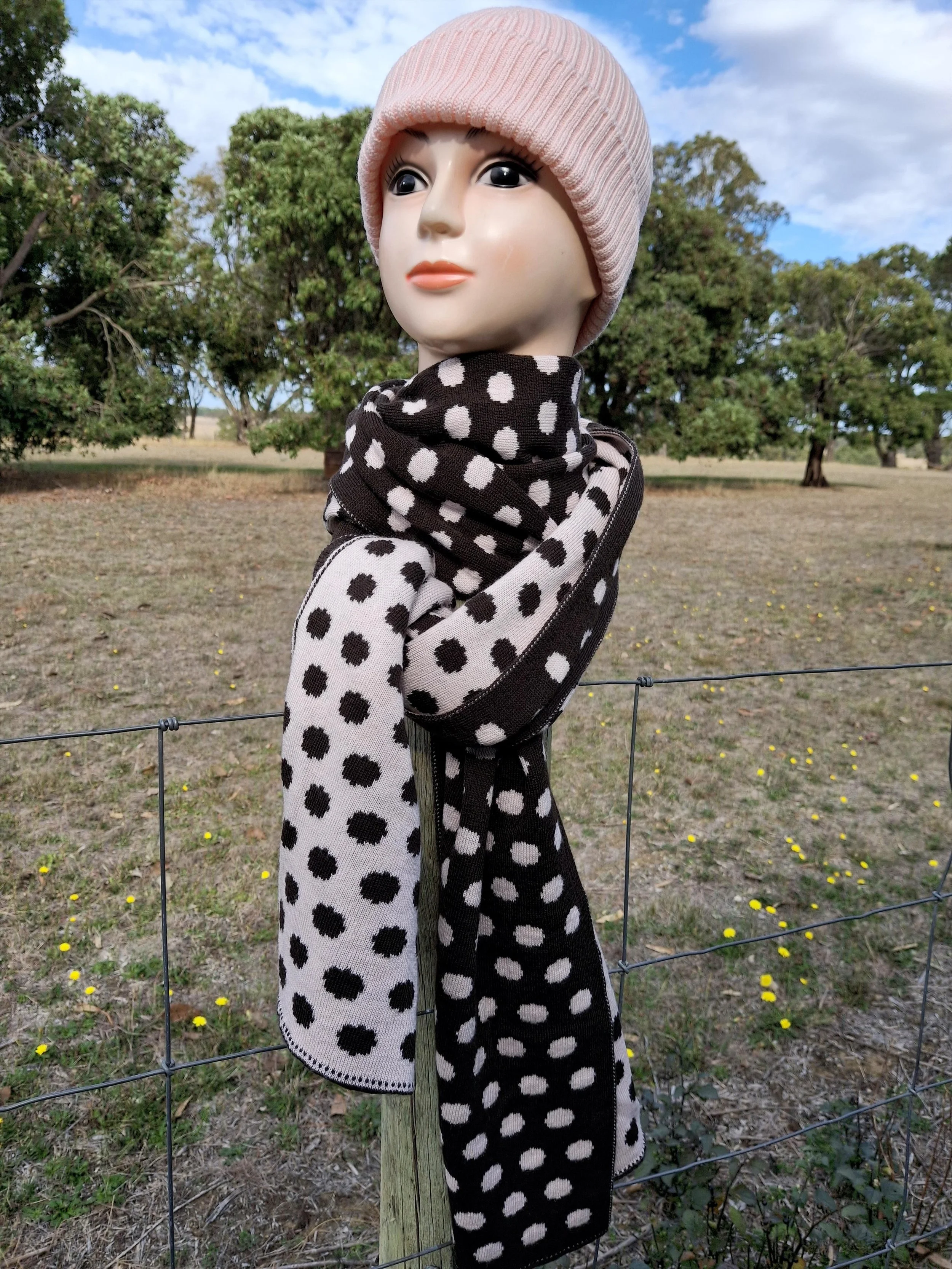 choc dot scarf.JPG