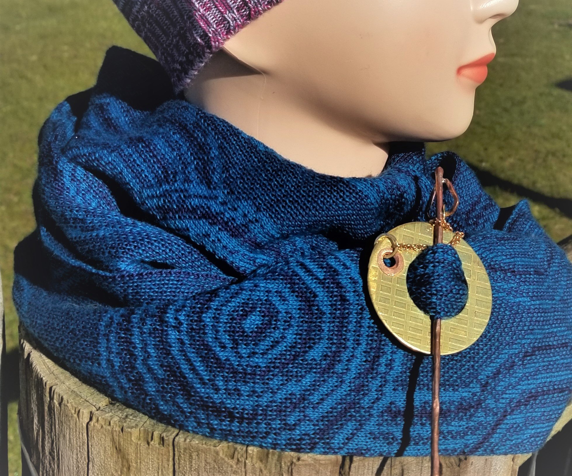 meeting place scarf1.jpg