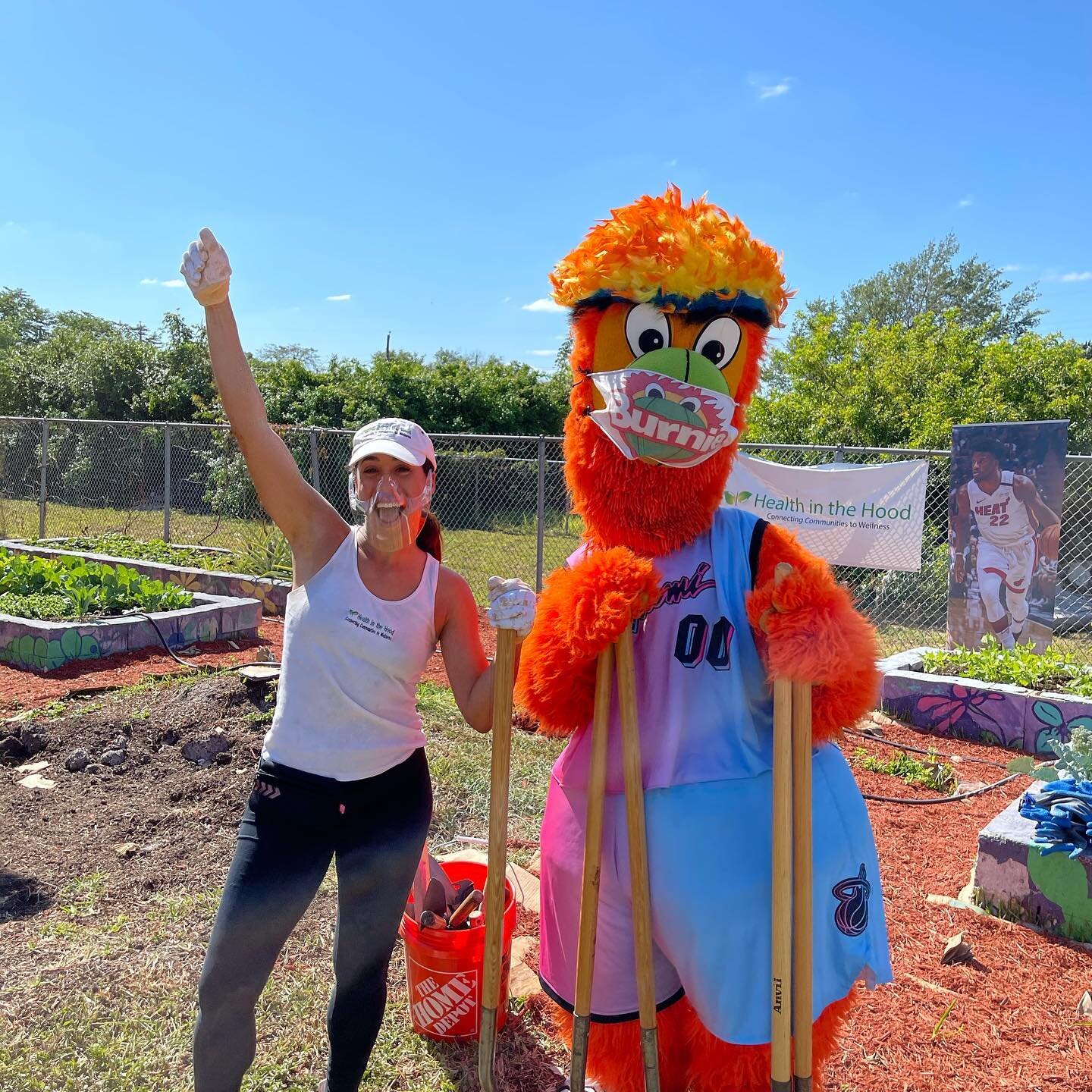 Days like today fill my soul! Thank you so much to the @miamiheat employee resource group, HEAT in Color, for organizing HEAT employees to help with our spring planting @healthinthehood ! It&rsquo;s partnerships like these that help us continue to gr