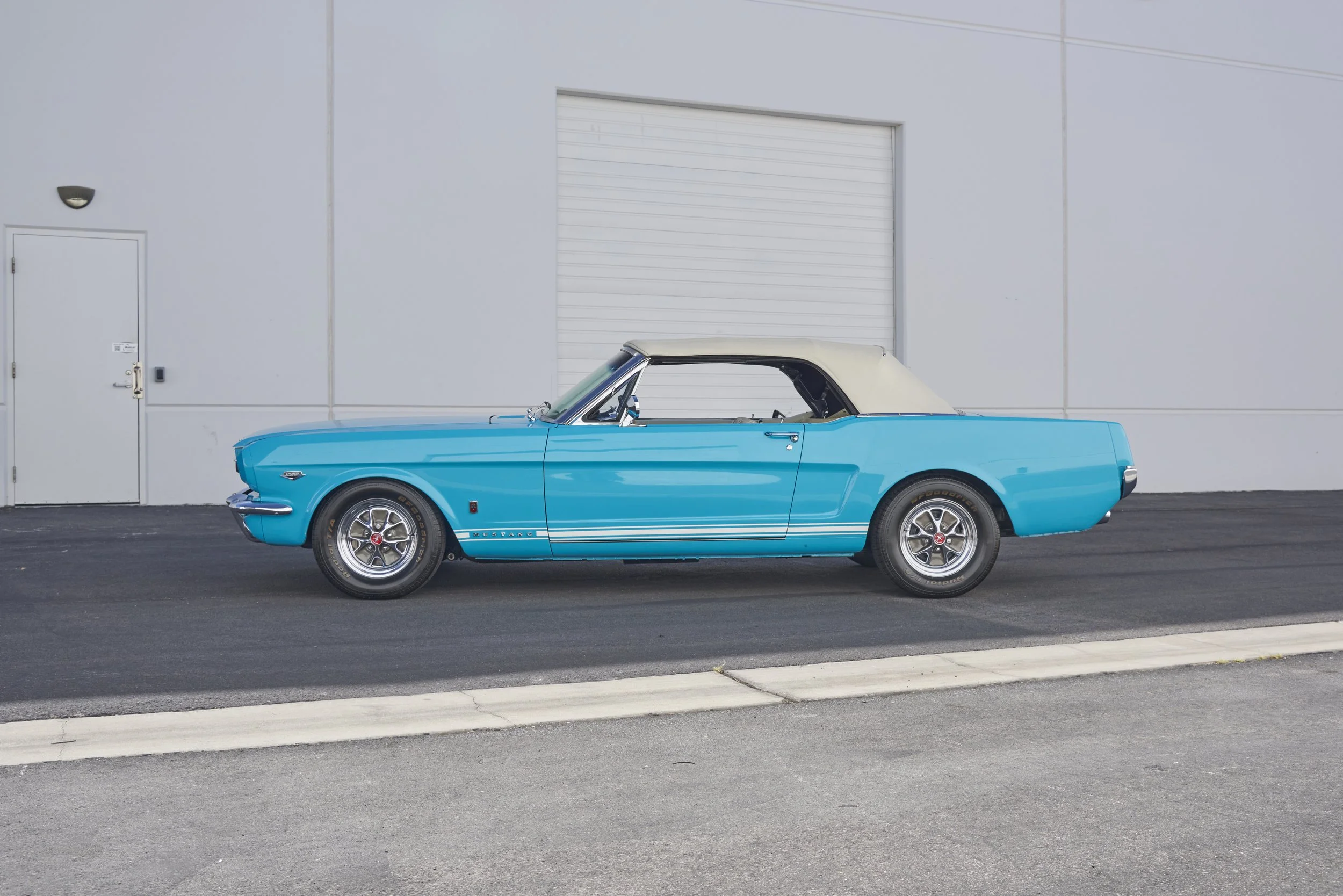 MUSTANG645VERT_052122_03.jpg