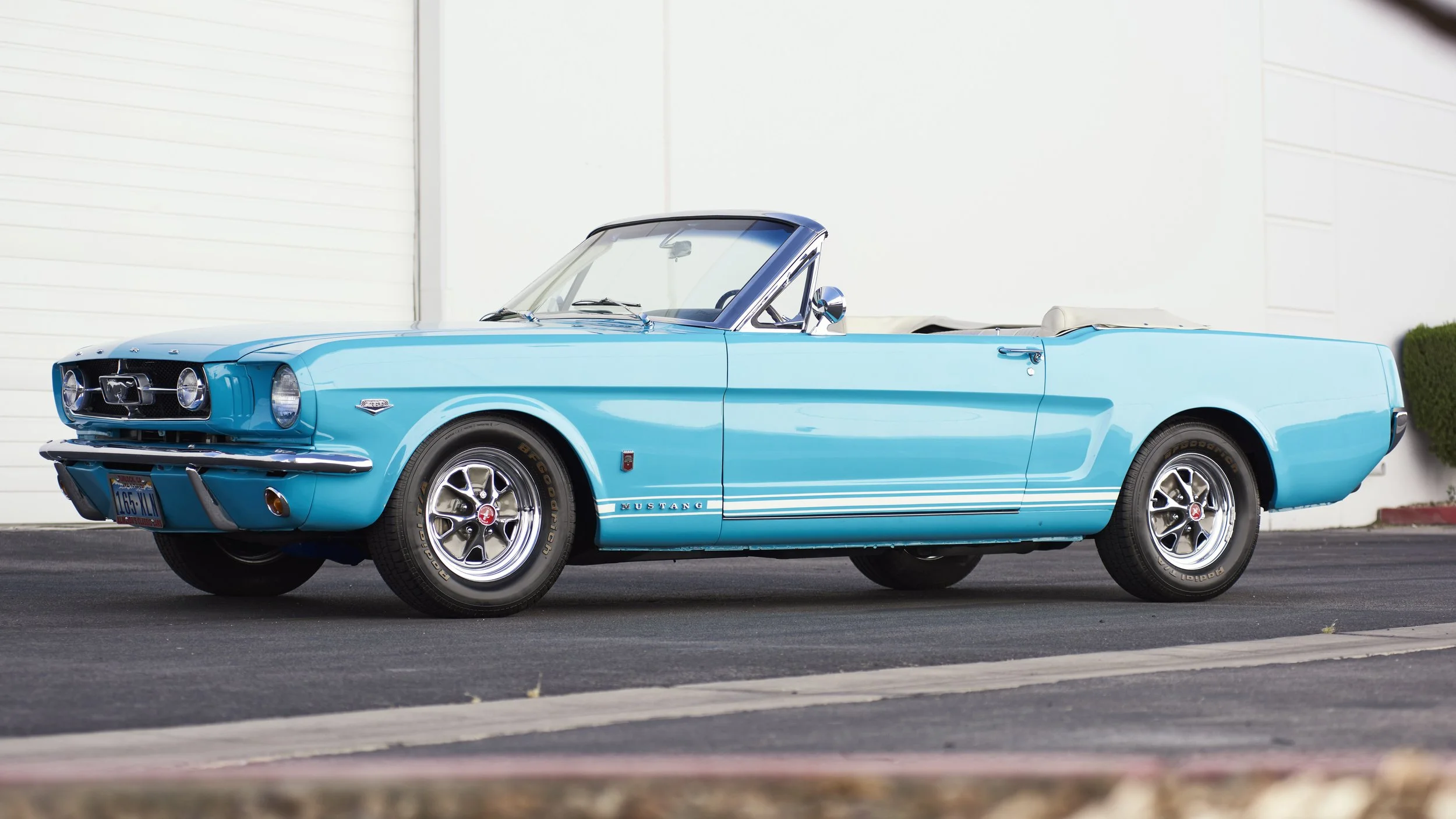 MUSTANG645VERT_052122_HERO_02.jpg