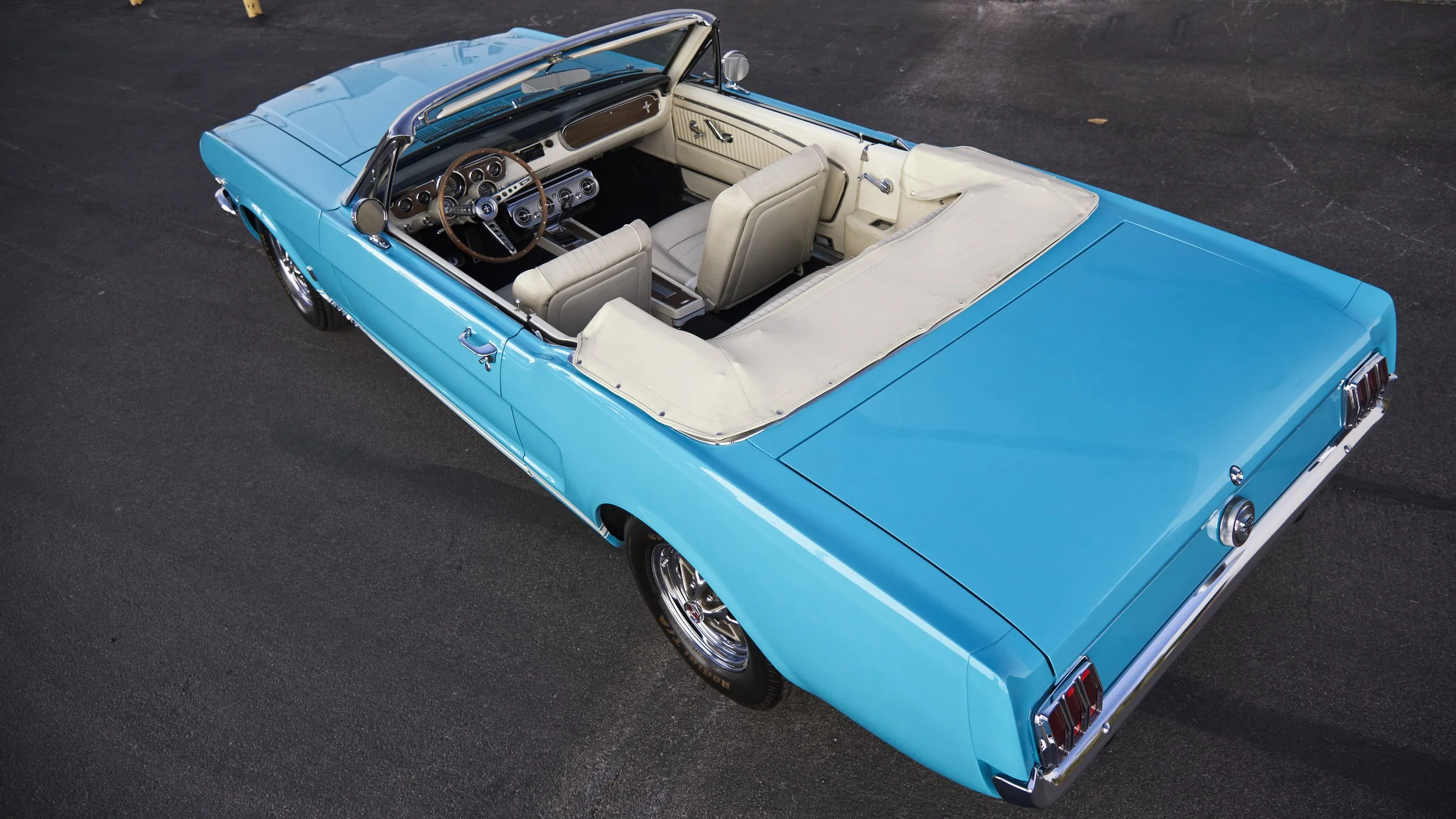 MUSTANG645VERT_052122_HERO_06.jpg
