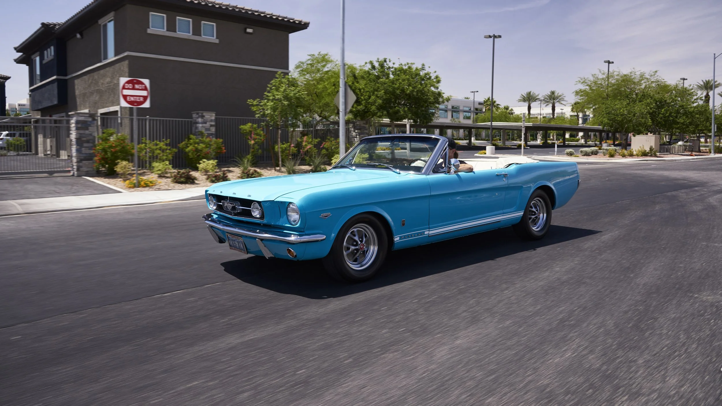 MUSTANG645VERT_052122_ROLLER_01.jpg