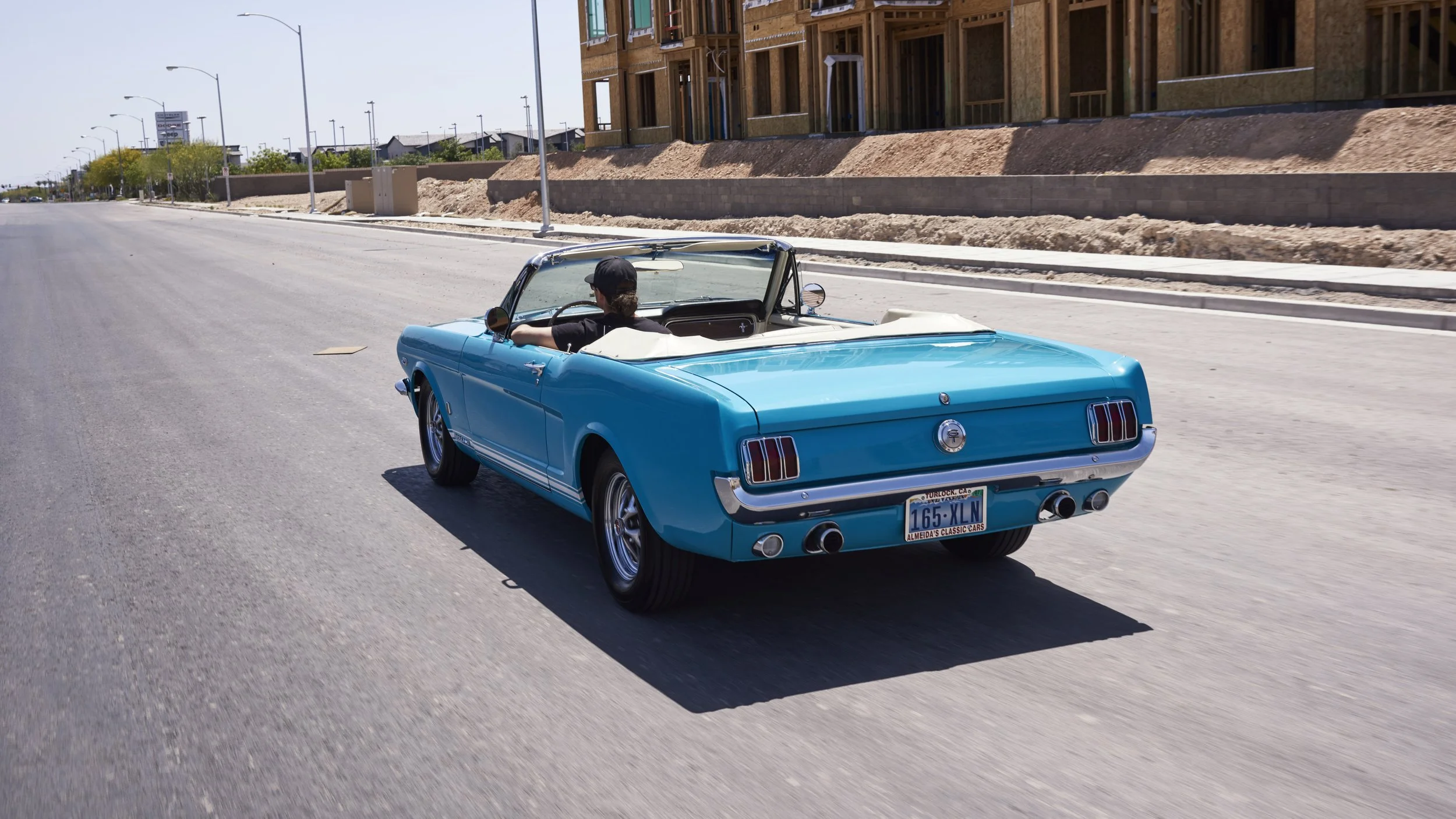 MUSTANG645VERT_052122_ROLLER_02.jpg