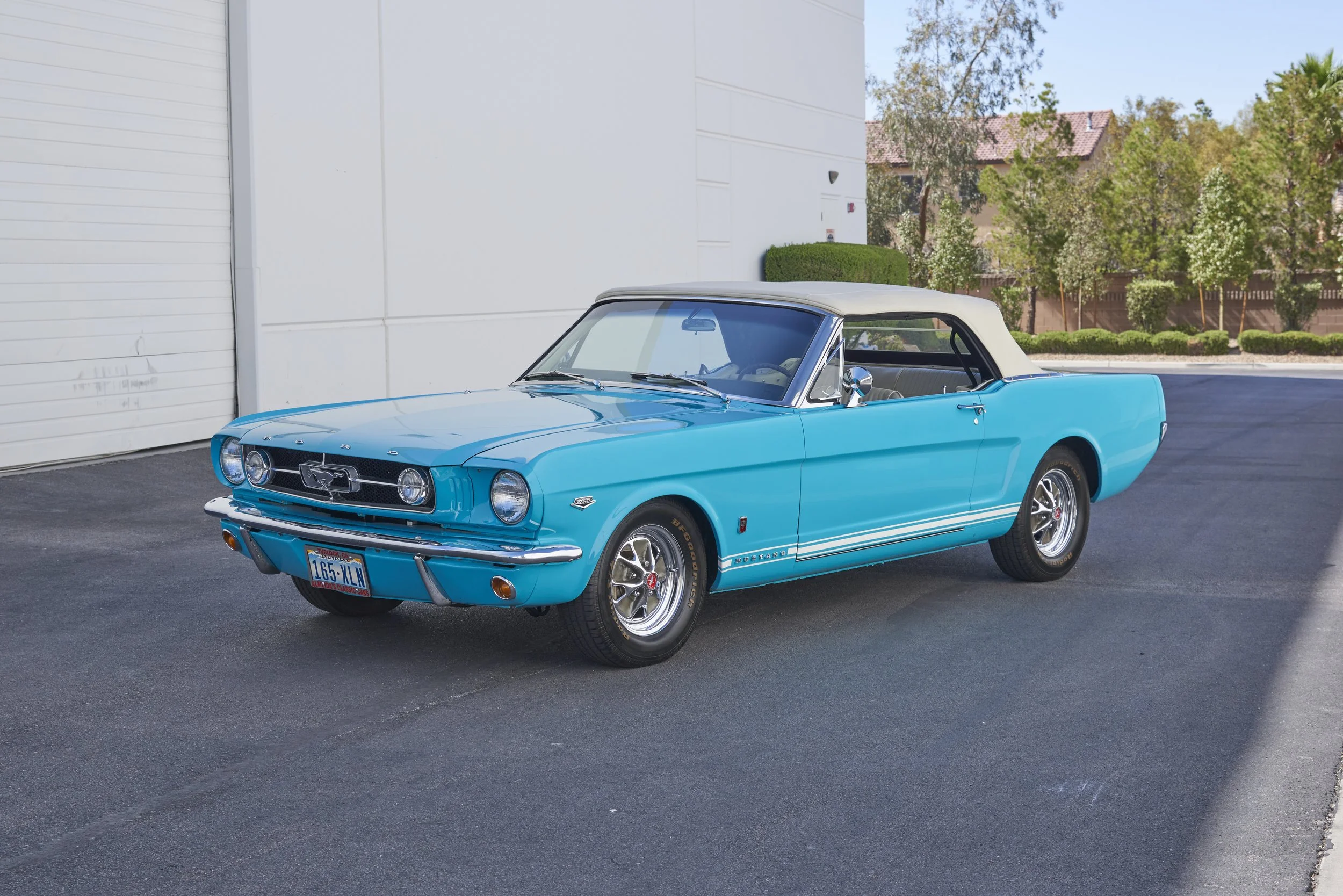 MUSTANG645VERT_052122_02.jpg