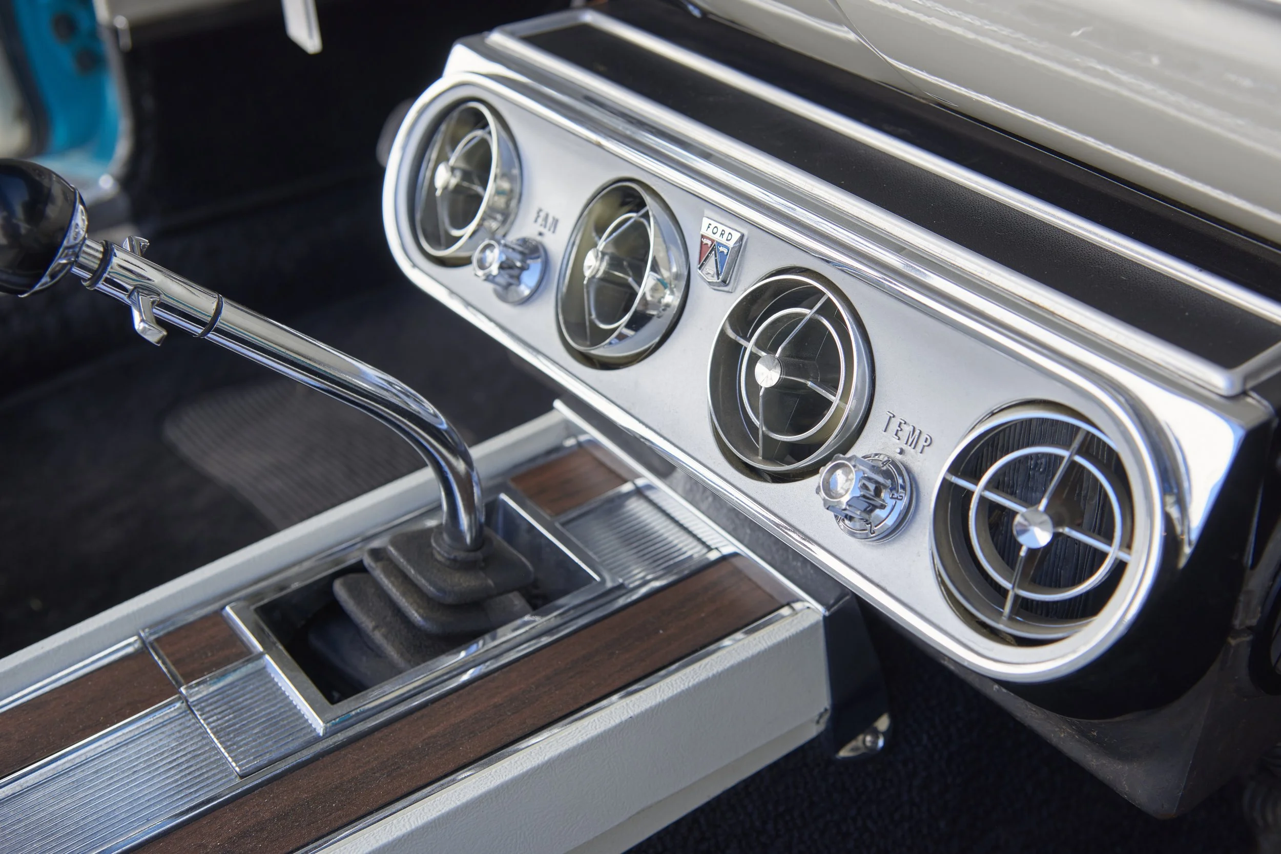 MUSTANG645VERT_052122_87.jpg