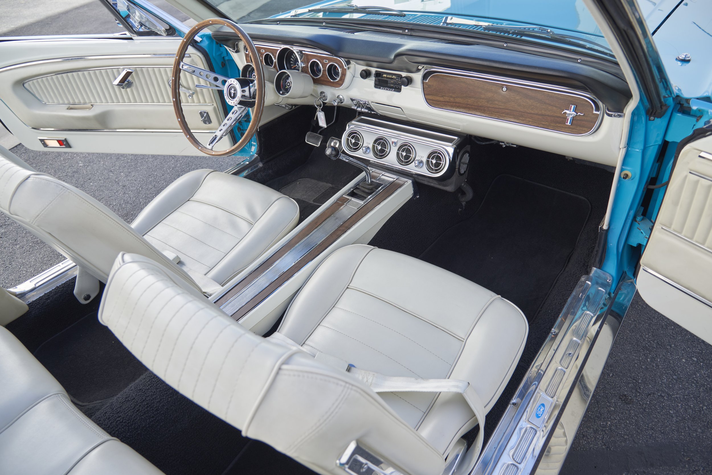 MUSTANG645VERT_052122_102.jpg