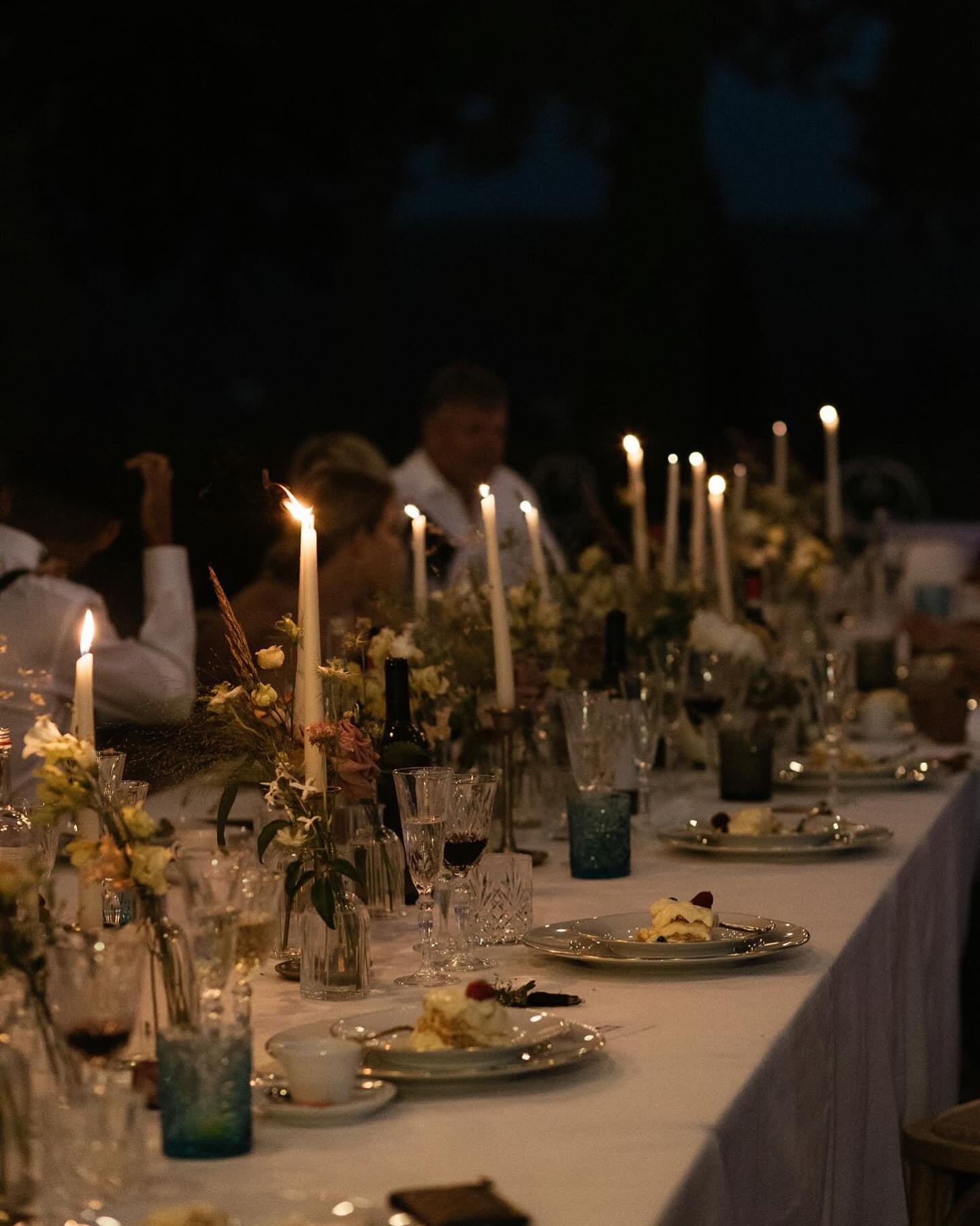 Romantica ✨

Flowers: @winstonandwinstonflowers 
Photography: @studiochloedavid 
Venue: @villailpozzo 

#winstonandwinstonflowers #destinationweddingitaly #destinationweddingtuscany #modernwedding #stylishwedding #italianwedding #realwedding #wedding