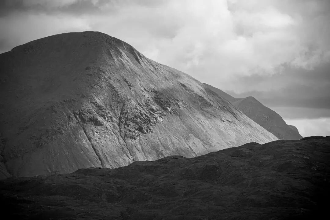 Glamaig and Ben Lee.
.
.
.
.
.
.
#isleofskye #landscapephotography #landscape #scotland #scottish #blackandwhite #depthobsessed #scottishroamers #scottishhighlands #thisisscotland #wanderlust #dramatic #wildplaces #igscotland #instascotland #greatout