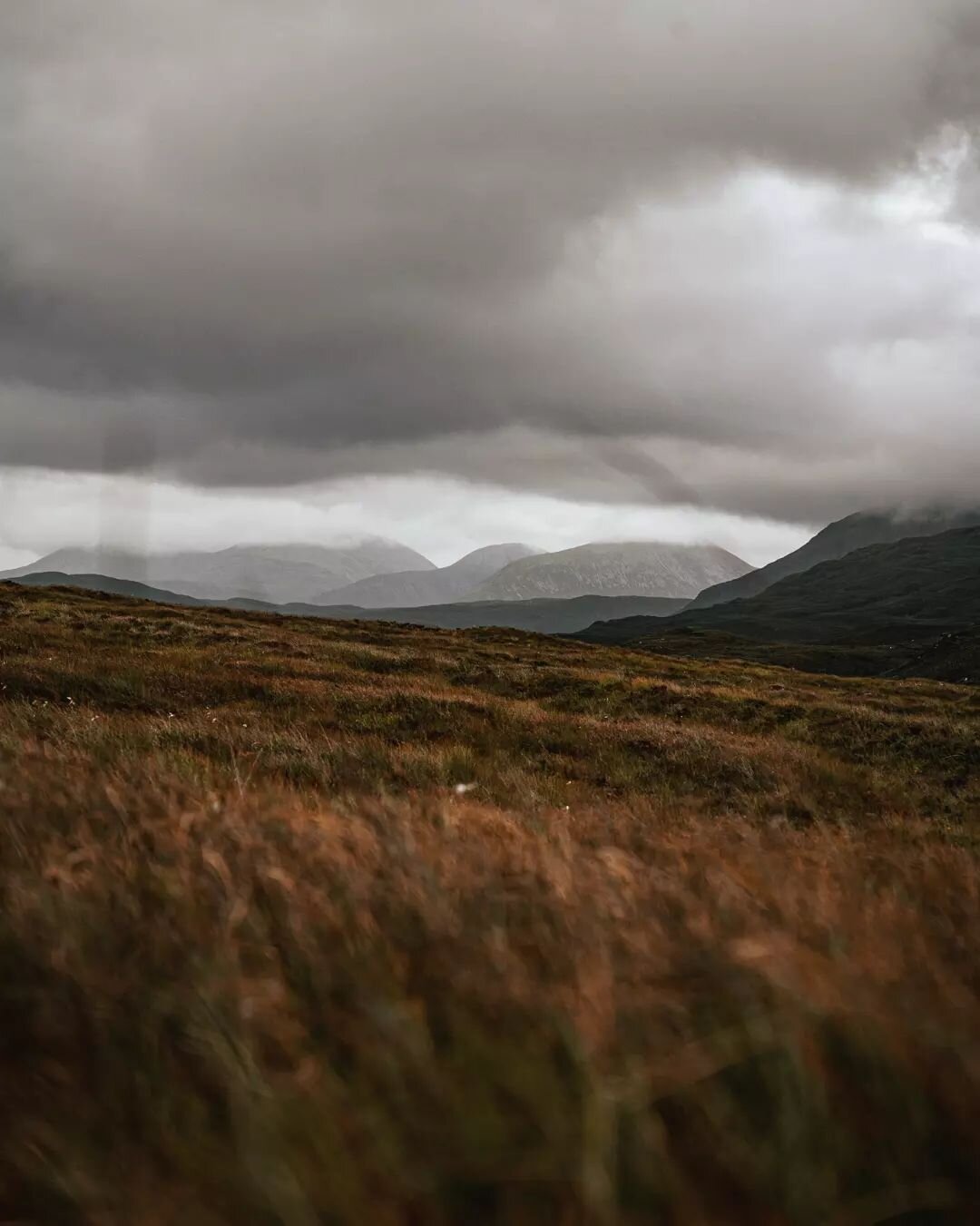 Moors and mountains.
.
.
.
.
.
.
#isleofskye #landscapephotography #landscape #worldtone #outdoortones #folkscenery #in2nature #exploretocreate #hiddenscotland #visitscotland #wonderlustscotland #highlandcollective #thegreatoutdoors #instagood10k #ag