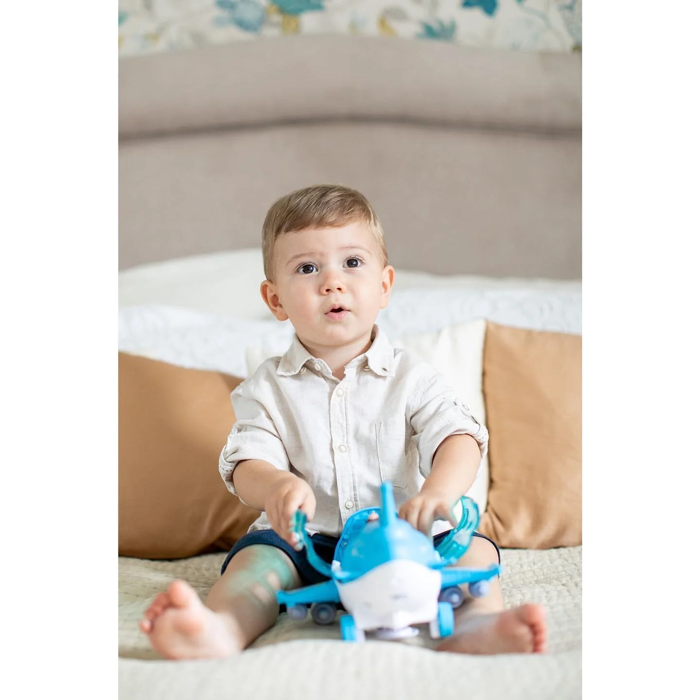 Eu sempre falo que o ensaio de fam&iacute;lia deve ser feito pelo menos uma vez por ano. E sabe por que? Porque o tempo passa r&aacute;pido demais e os momentos merecem ser eternizados! 

Ent&atilde;o aproveita que em outubro os ensaios newborn, beb&