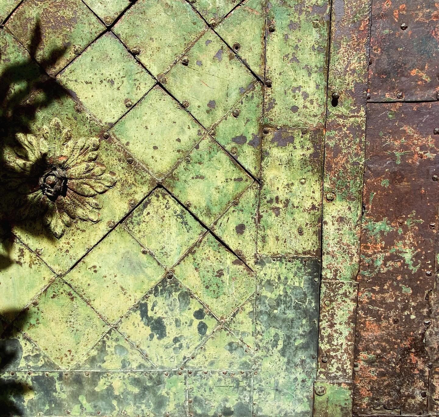 Spring sunshine #ljubljana #slovenia #door #inspiration #weathered #green