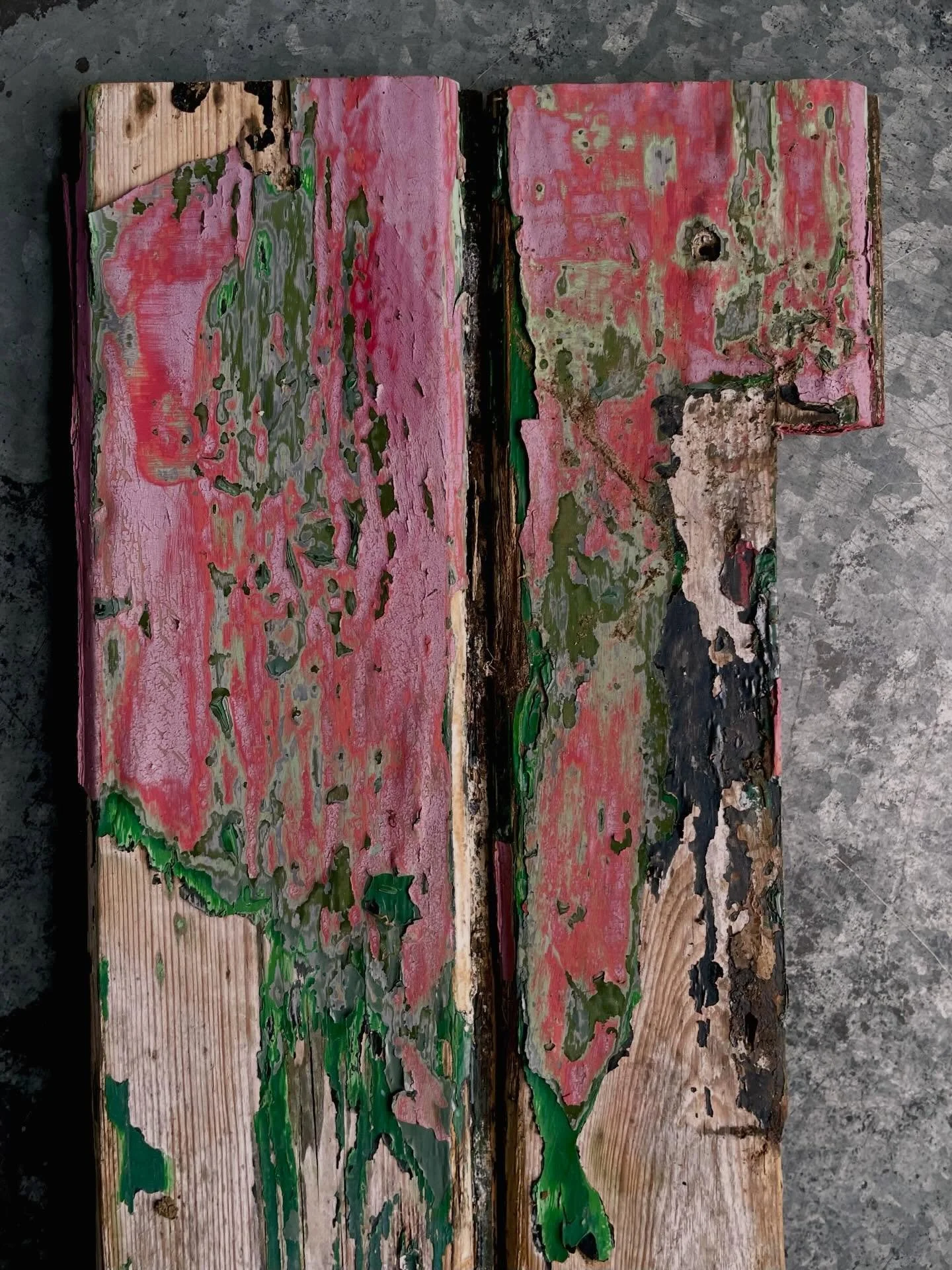 How lovely when a friend surprises you with treasure like this -yum! Thank you for thinking of me when you spotted these @paperclaygirl  #foundtreasure #weathered #fadedglory #inspiration