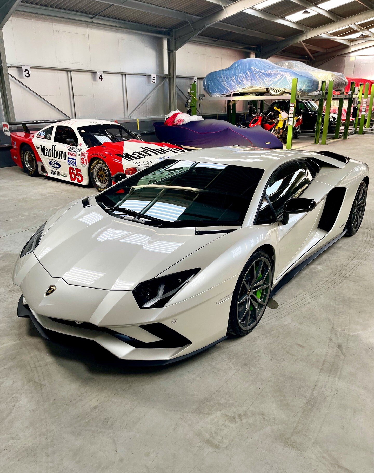 Full detail complete on the Aventador. She&rsquo;ll rest for 24hrs before being put on charge, covered and tucked away for the winter 🇮🇹 #carstorage #vehiclestorage #winterstorage #lamborghini #aventador #lambo