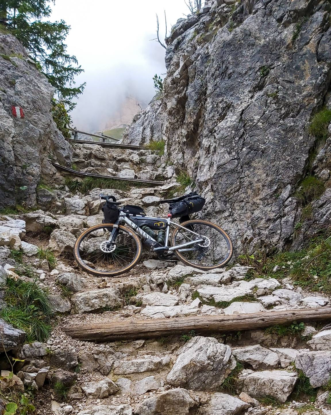 _Op_expeditie_in_de_Dolomieten_-_5_dagen_bikepacken_in_Itali_tour_8.jpg