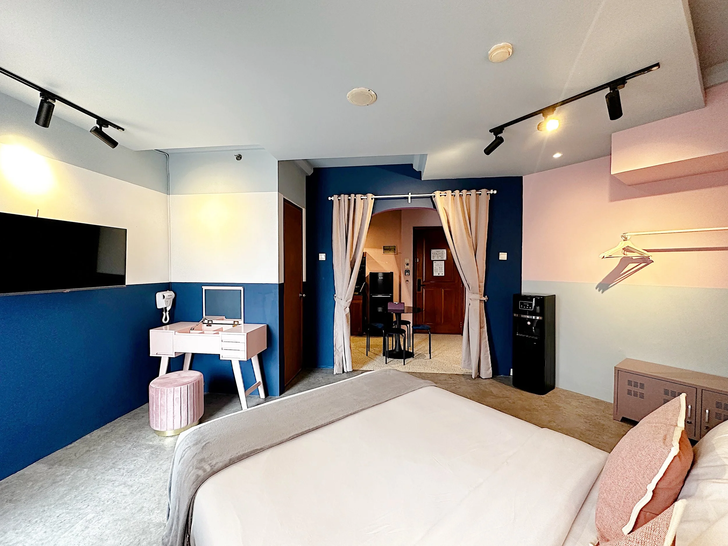 youre.at Montreal Sewa Apartemen Harian Studio di Bandung Kos