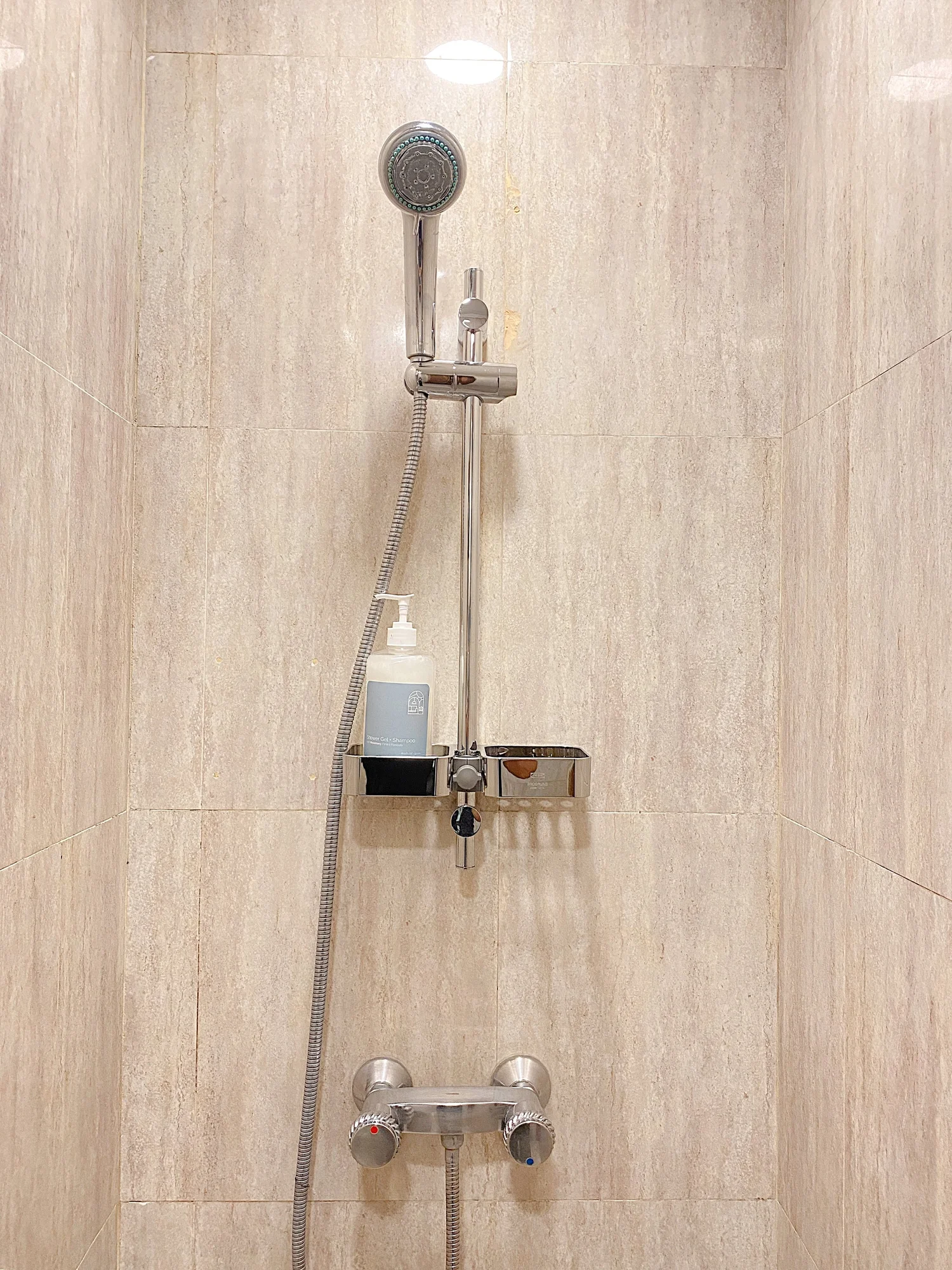 youre.at Montreal Sewa Apartemen Harian Studio di Bandung Kos