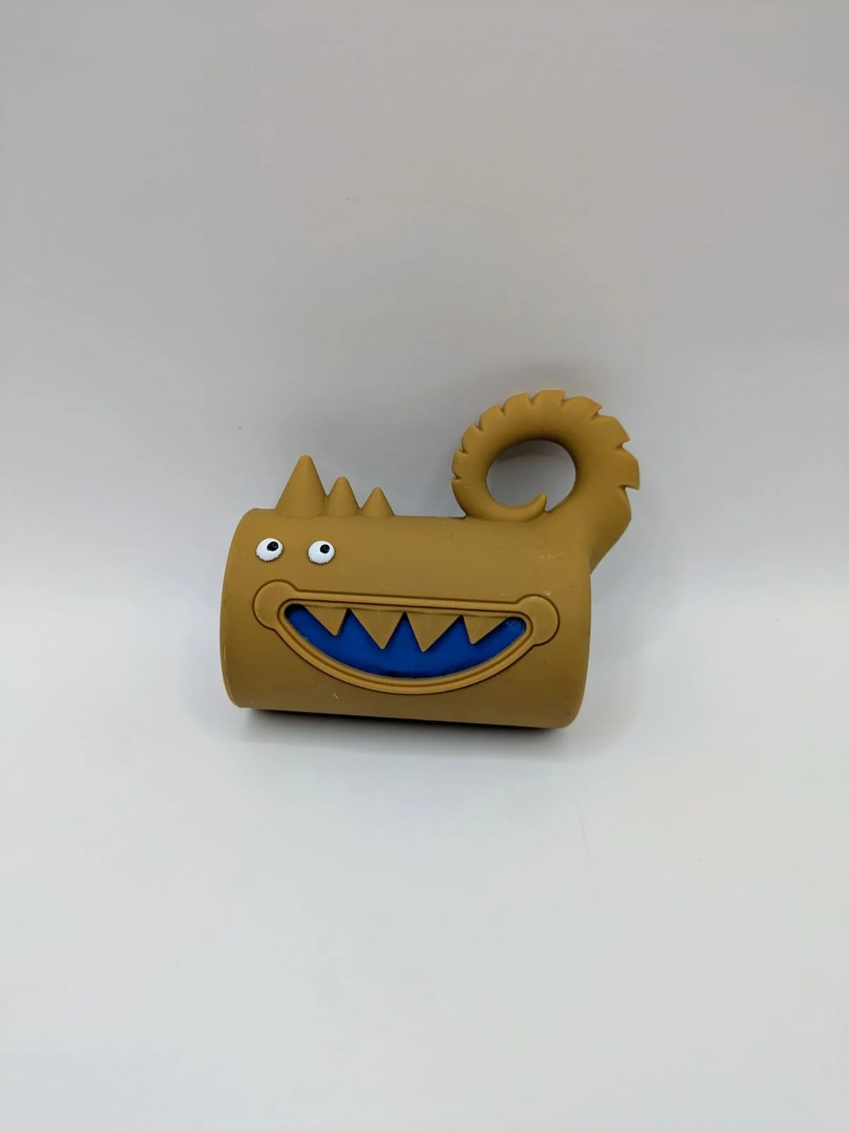 monster marrón.jpg
