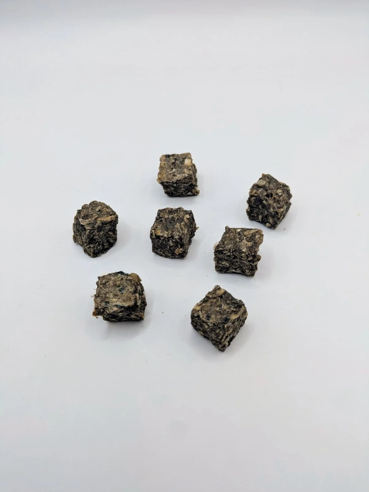 cubos bacalao y espadín ahumado.jpg