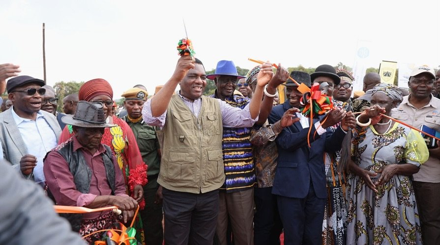 We were honoured to officiate at the groundbreaking of the Mutanda Kasempa Kaoma Road and the Solwezi Kipushi Road in North-Western Province today. 

These projects, implemented through Public Private Partnerships (PPPs), literally move our country f
