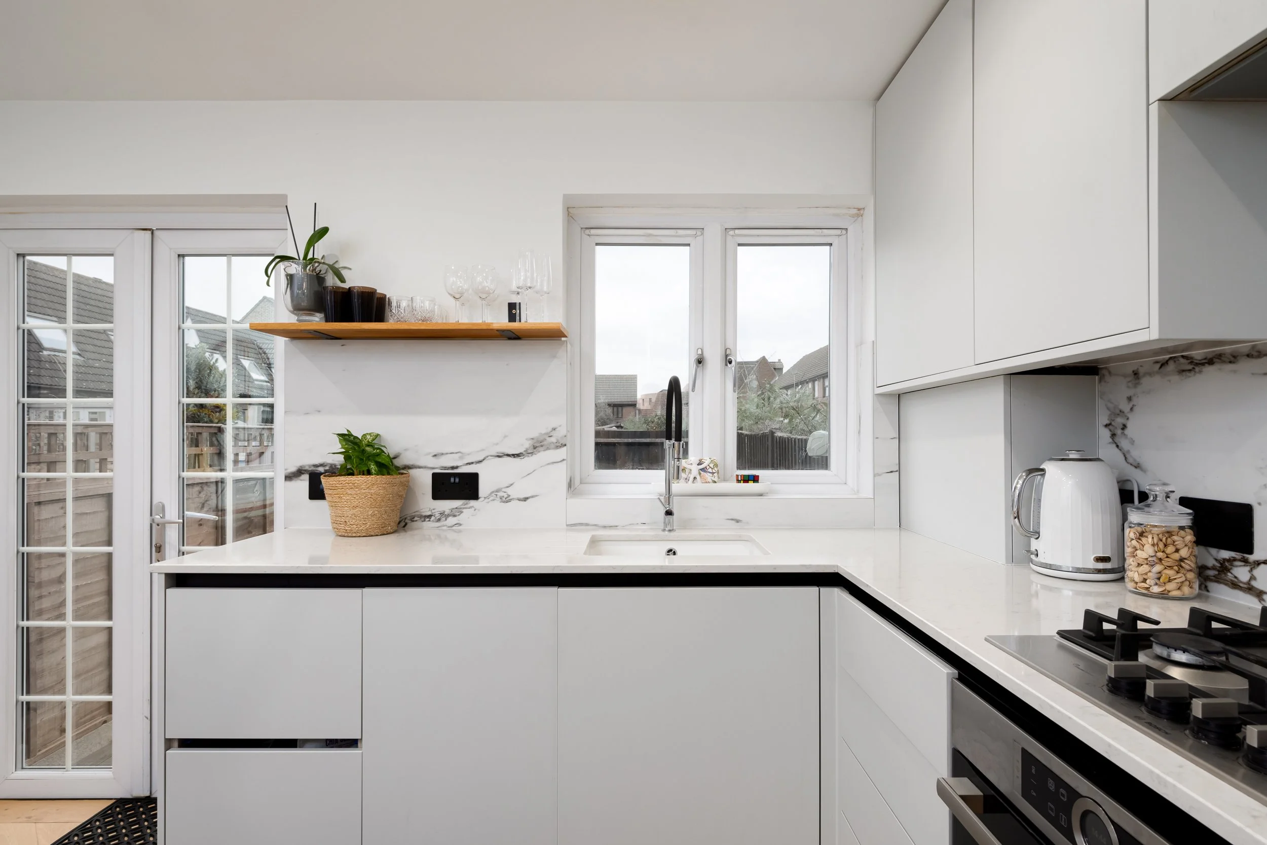 53 Howland Way, London SE16 6HW-15.JPG