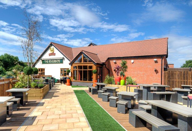 Plain sailing down at ‘ The Riverside ‘