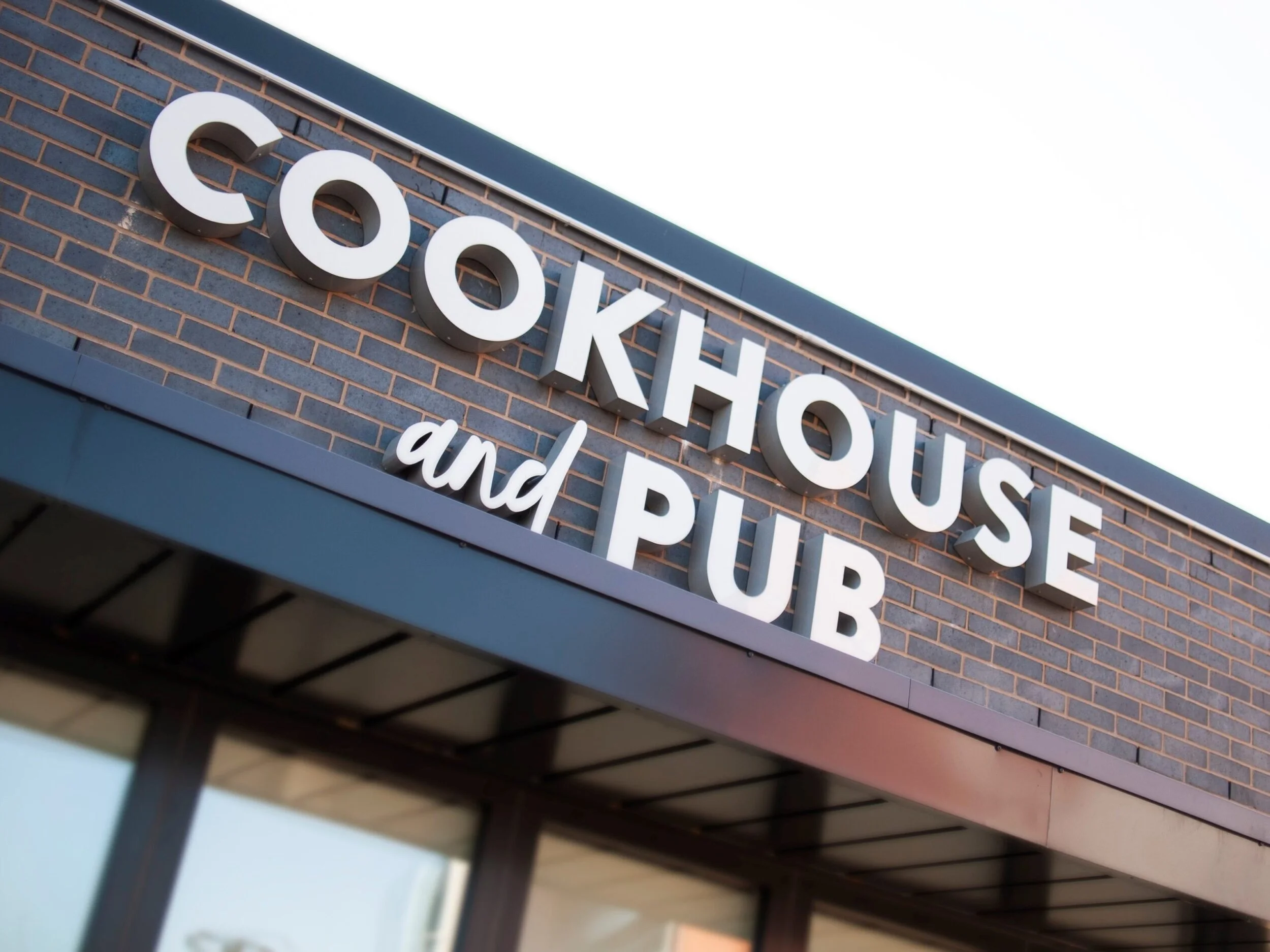 Medlock make reservation at Blackpool Cookhouse!