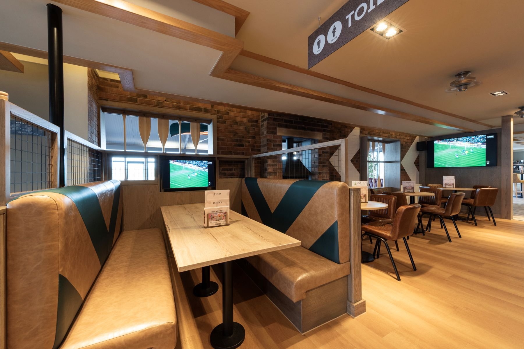 seven lakes showbar restaurant booths refurb by medlock frb