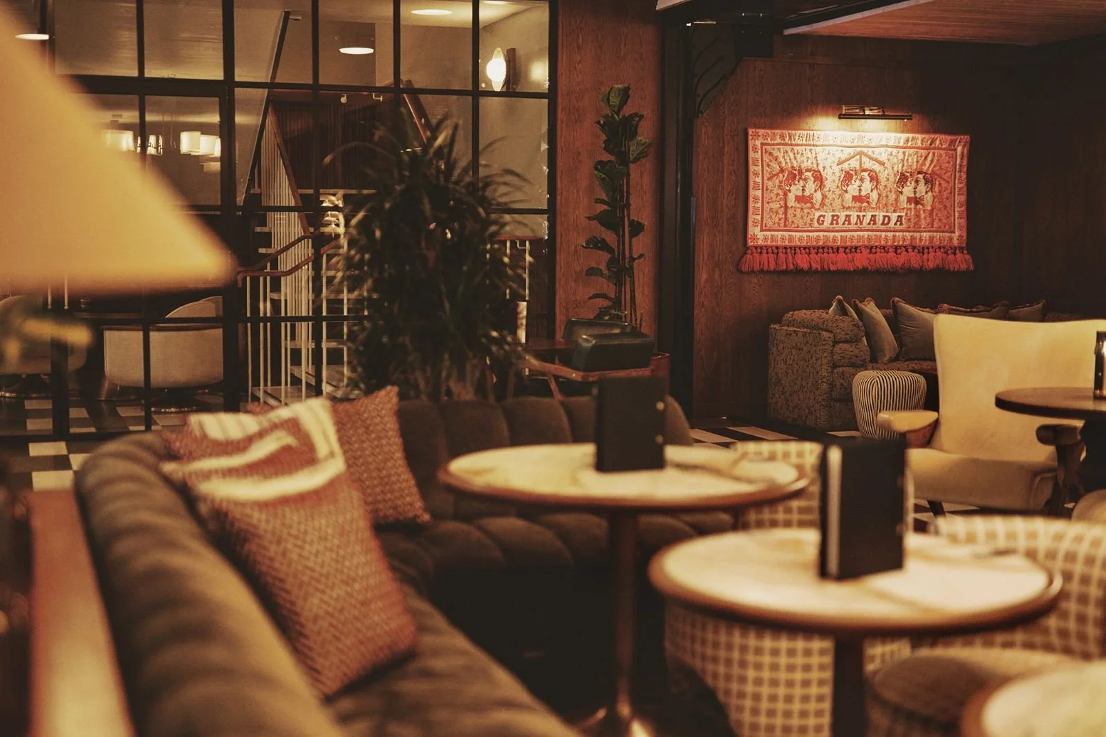 mollie's diner and bar manchester fit out by medlock close up of lounge detail
