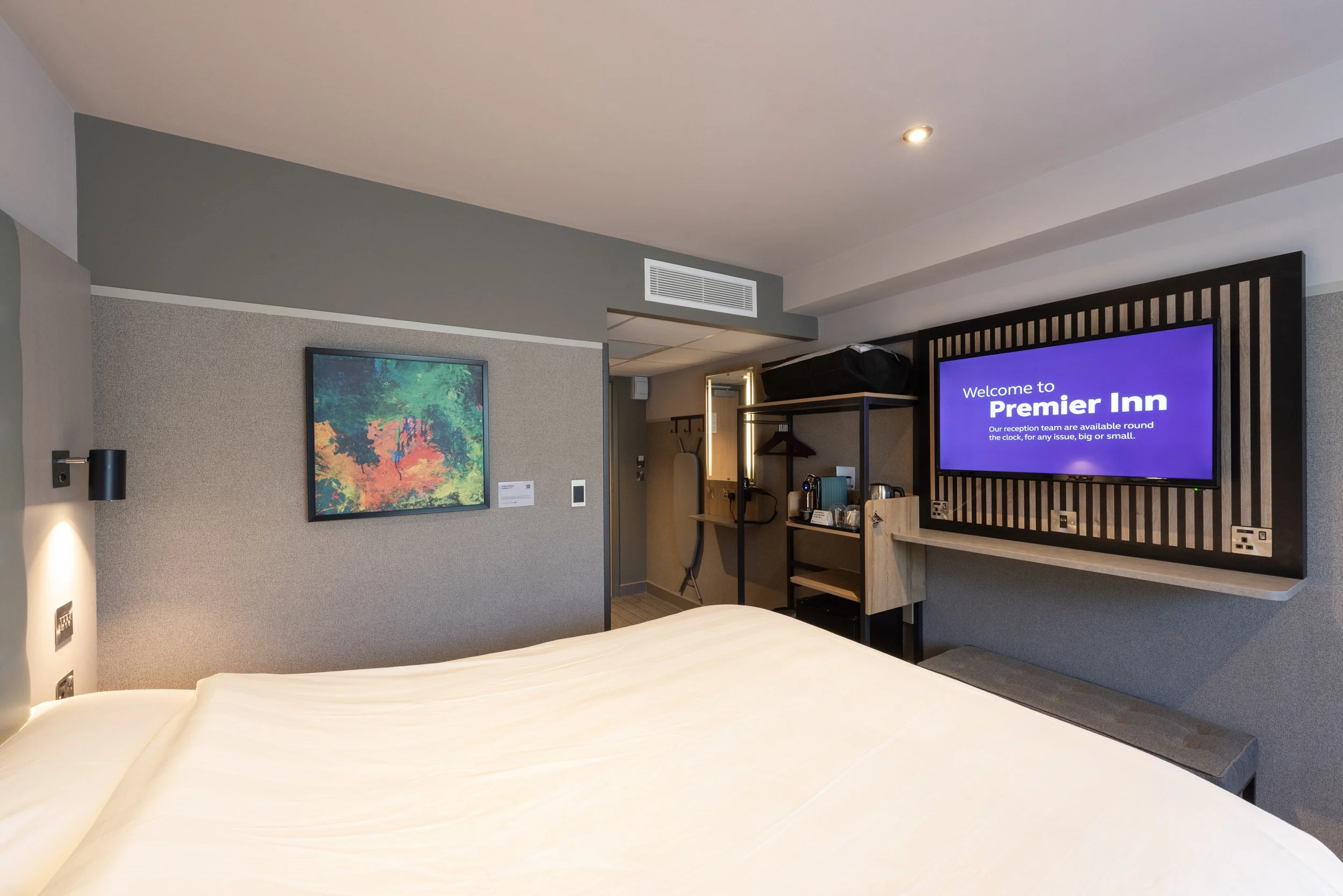 premier inn goole hotel extension showing full bedroom and bespoke joinery by medlock frb
