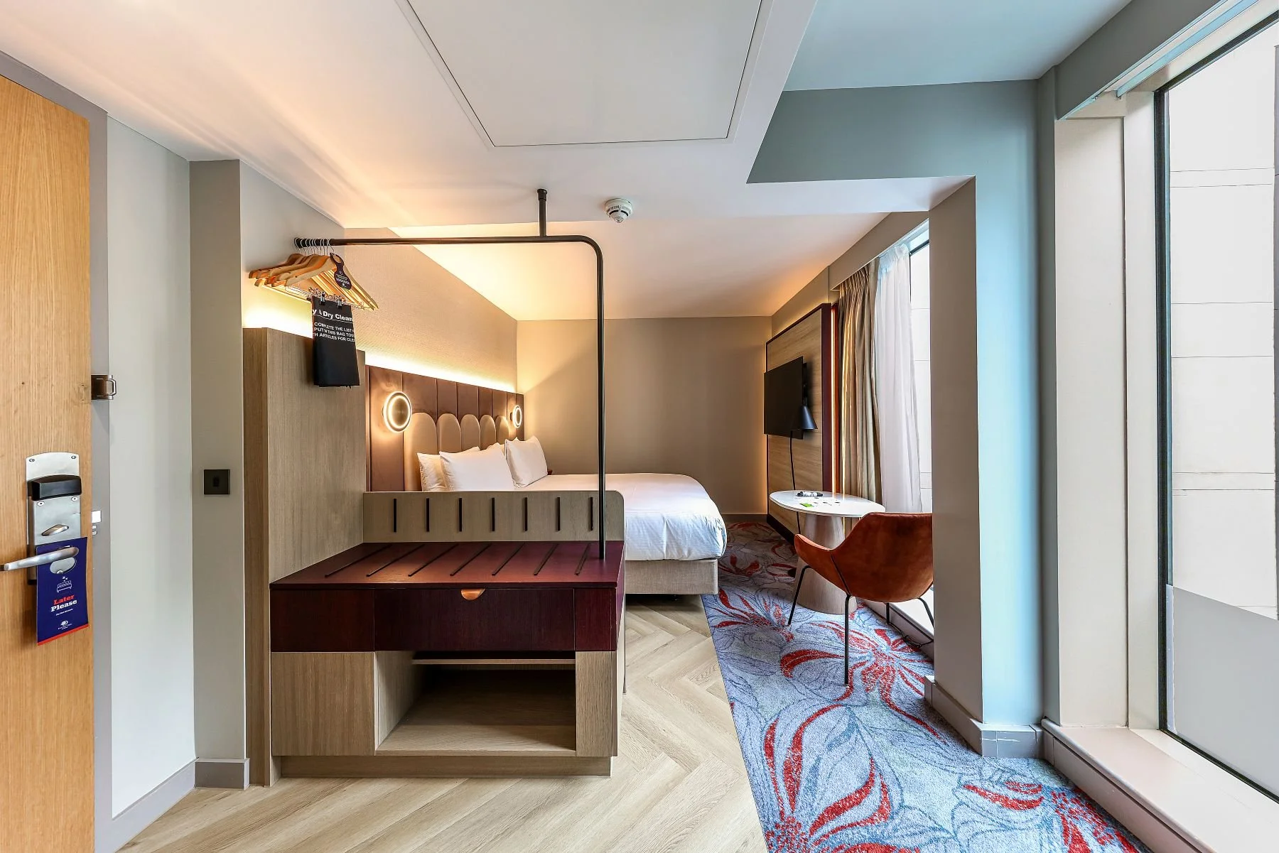 bedroom suite at Doubletree by Hilton hotel refurb in london by medlock
