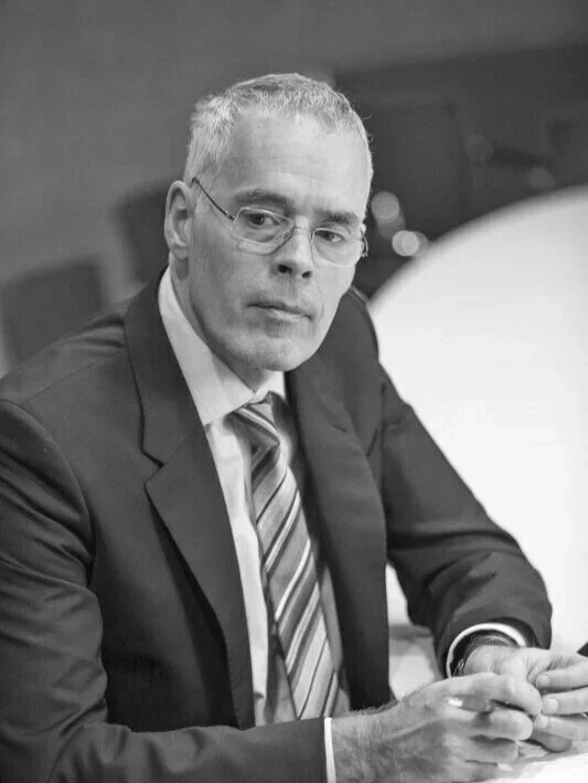 Black and white headshot of Peter Horrocks 