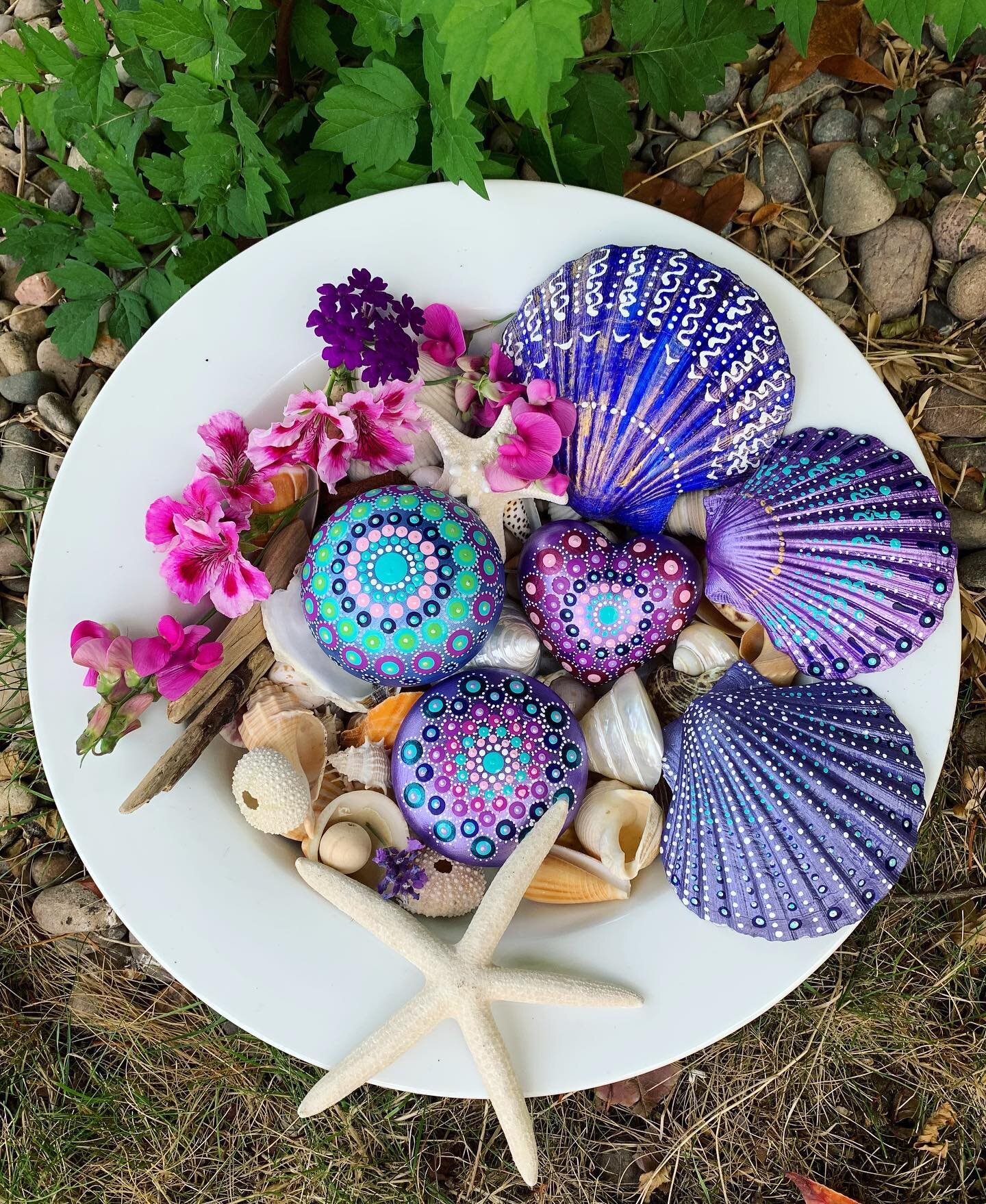 Hello summer and happy Friday everyone. Here&rsquo;s a plate of happy vibrant purples and blues to go with the  sunny 😎 day we are having here in Jersey !