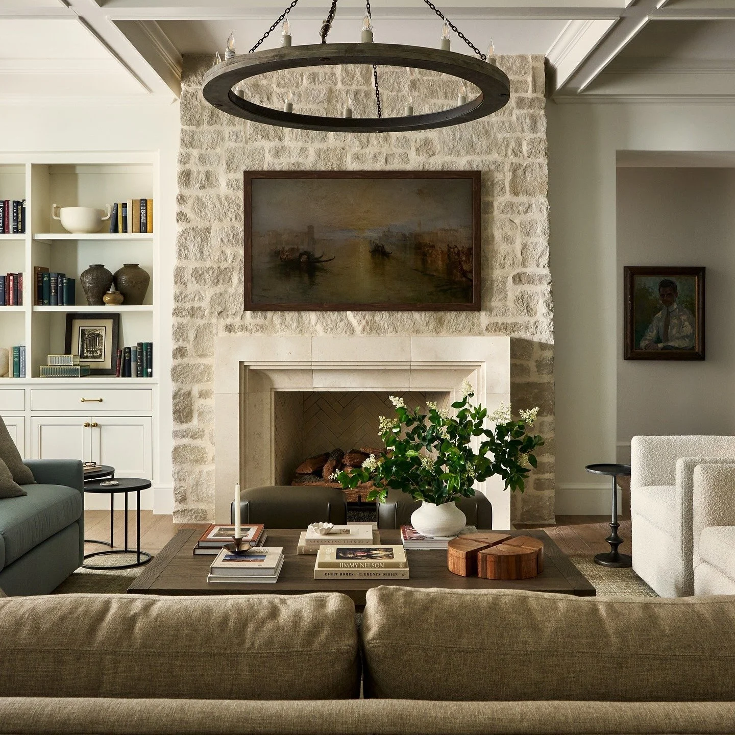 Feast your eyes on gorgeous pictures from a recent design project on St. Simons Island by @prescott.design. We love a roomy bunkroom! Prescott Design is a full-service, residential, interior design studio located at Crabapple Market in the #heartofmi