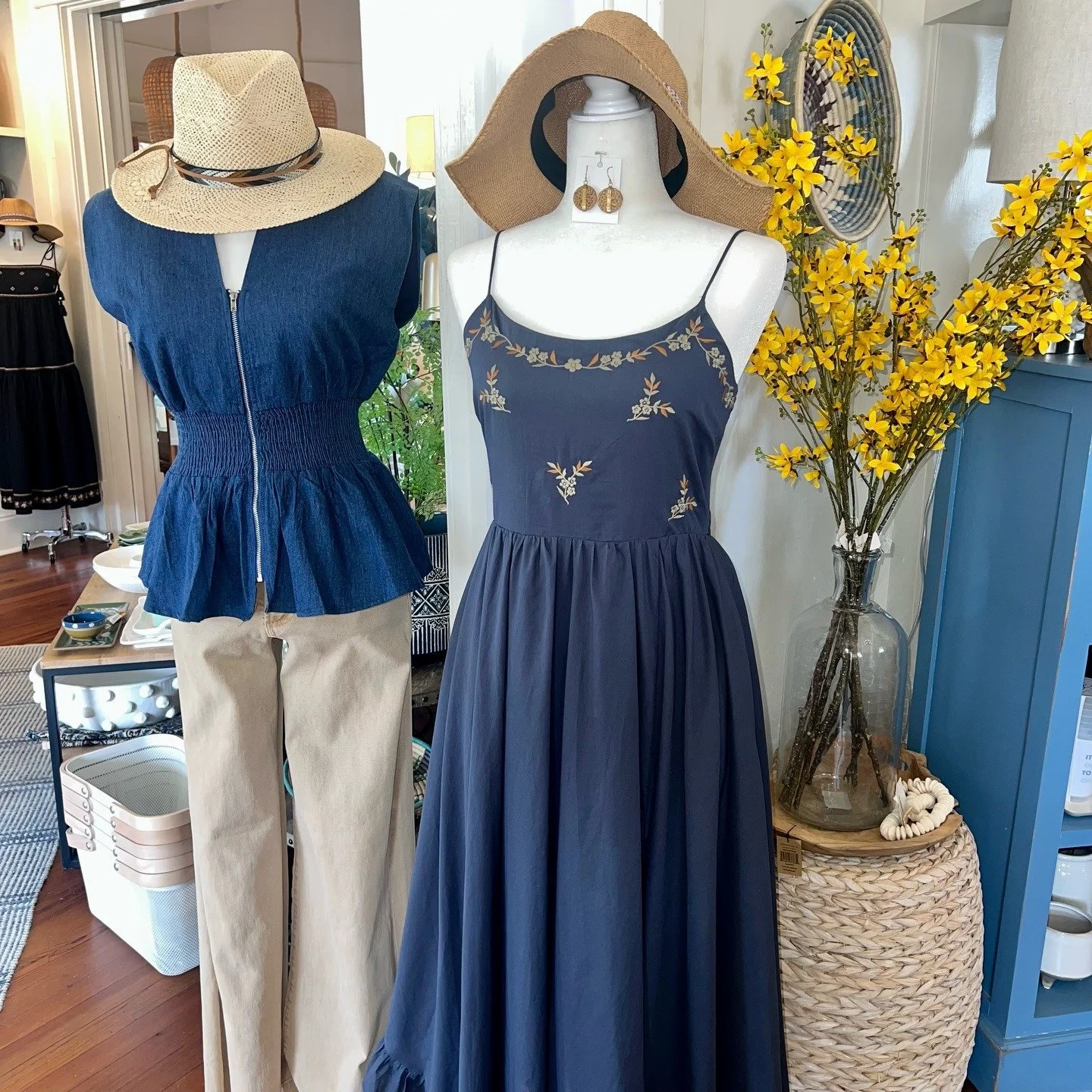 Get Spring Break ready with warm weather fashions from @indigohomeanddesign! Shop on trend sundresses, tank tops, totes, hats, sunglasses, and so much more!

#springbreakfashion #spring #sundresses #sunhats #fashion #miltonga #heartofmilton #heartofc