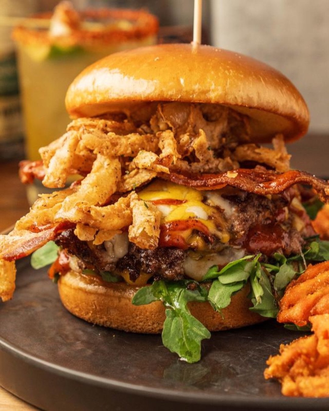 It&rsquo;s the weekend! Is a burger calling your name? Come for the burgers, stay for the arcade! Savor a burger done right from B&amp;B Tavern Crabapple! Bring the kids or enjoy an adult evening in the #heartofcrabapple.