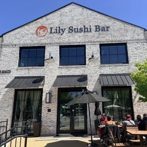 We LOVE sushi anytime, but did you know @lilysushibar is open for lunch? Lunch is the perfect time to chill on the patio and savor all the flavors of fresh sushi. Bring a friend for a long overdue lunch date. 
Hours: M - Sat | 11:30AM - 2PM LUNCH 
M 