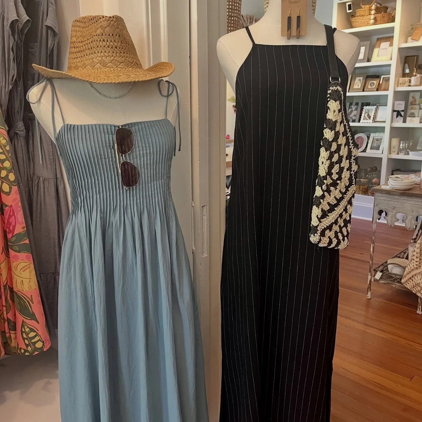 ⛱️Summertime means beach time, lake time and fun time! Indigo Home &amp; Design has the perfect outfit and bag for your next adventure. 🌞

#summer #summerfashoin #shopping #miltonga #crabapple #crabapplemarketga #crabapplemarket