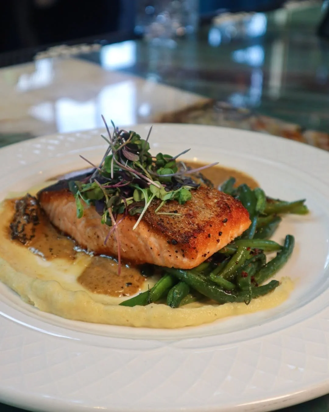 Unlock the magic of a dreamy date night at @lantoinetterestaurant  where every French gourmet delight, from Coq au Vin to Sole Meuni&egrave;re to Saumon &agrave; la Cr&egrave;me de Morilles, will leave you feeling elevated and inspired! Create unforg