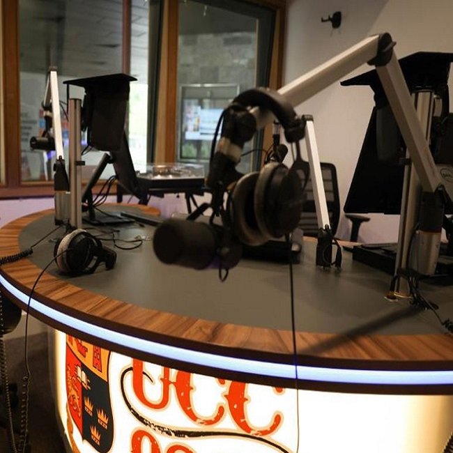 Bonus EP: UCC98.3 FM, Dave Hackett in conversation with Paul McDermott