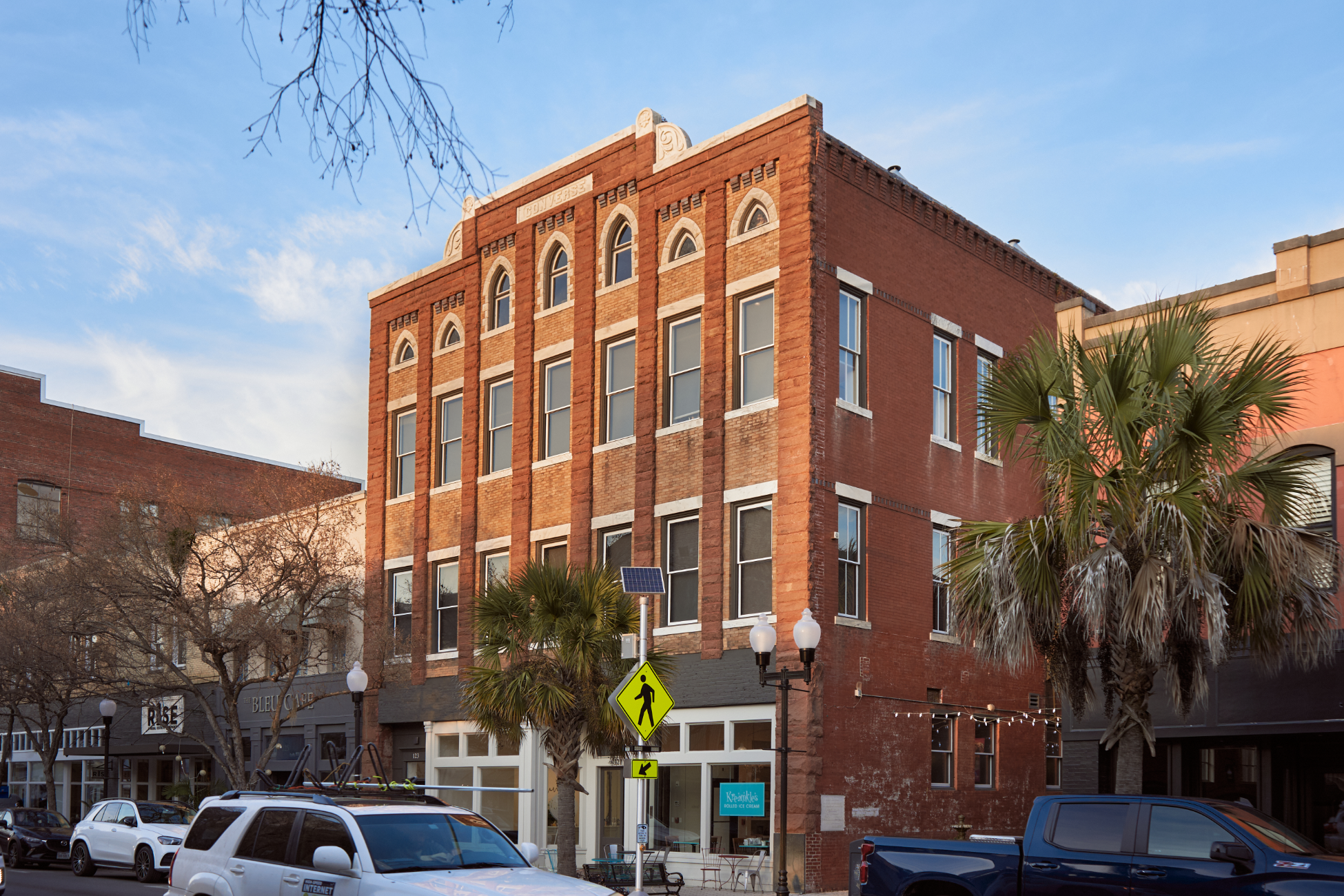 6009b1ff43dd822dc142def2_Exterior Full.png